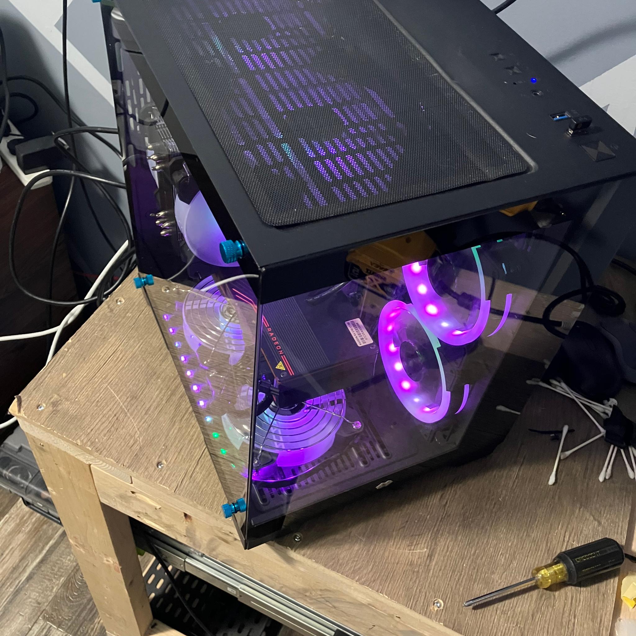 i7-9700 | RX 5700 XT | 16 GB Ram | 512 GM NVMe | 600W PSU | Win 11 Pro | RGB | Tempered Glass
