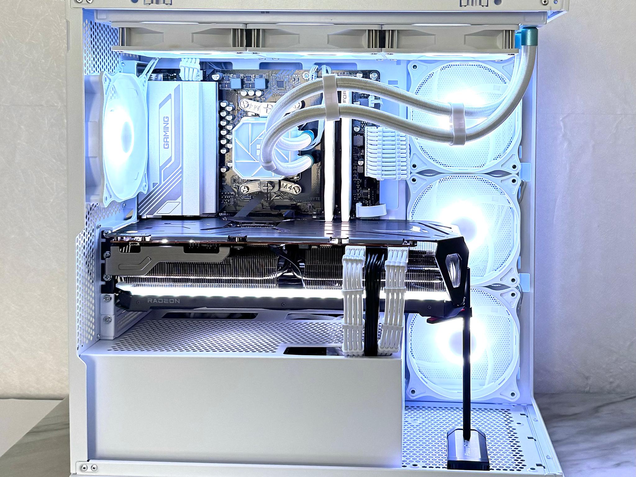 ⬜️⚫️Ultimate 4K/1440p Gaming workstation◻️Rx 7900 XTX◻️Ryzen 7 8700F ◻️W11 pro◻️32gb Ram◽️1Tb ⚫️⬜️