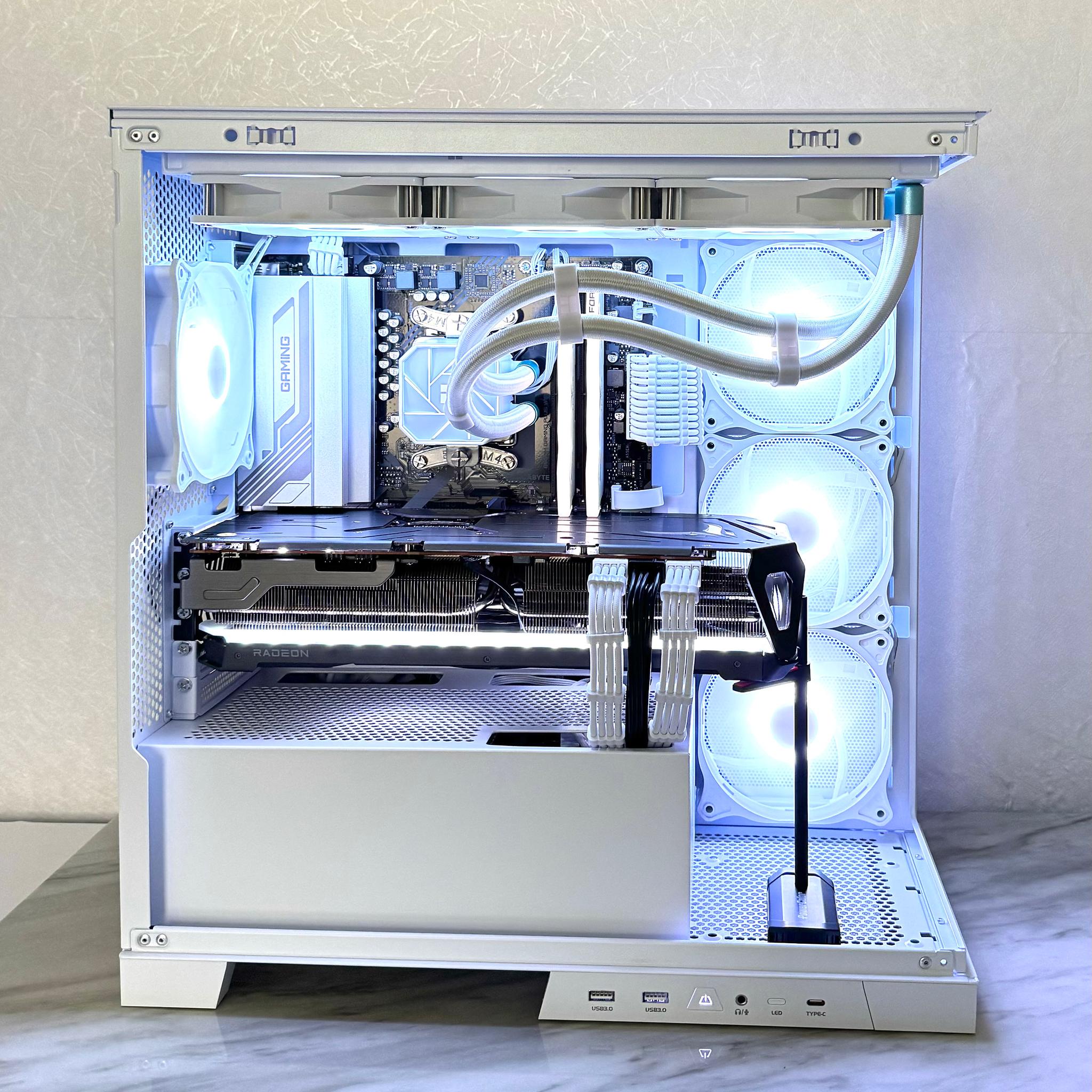 ⬜️⚫️Ultimate 4K/1440p Gaming workstation◻️Rx 7900 XTX◻️Ryzen 7 8700F ◻️W11 pro◻️32gb Ram◽️1Tb ⚫️⬜️