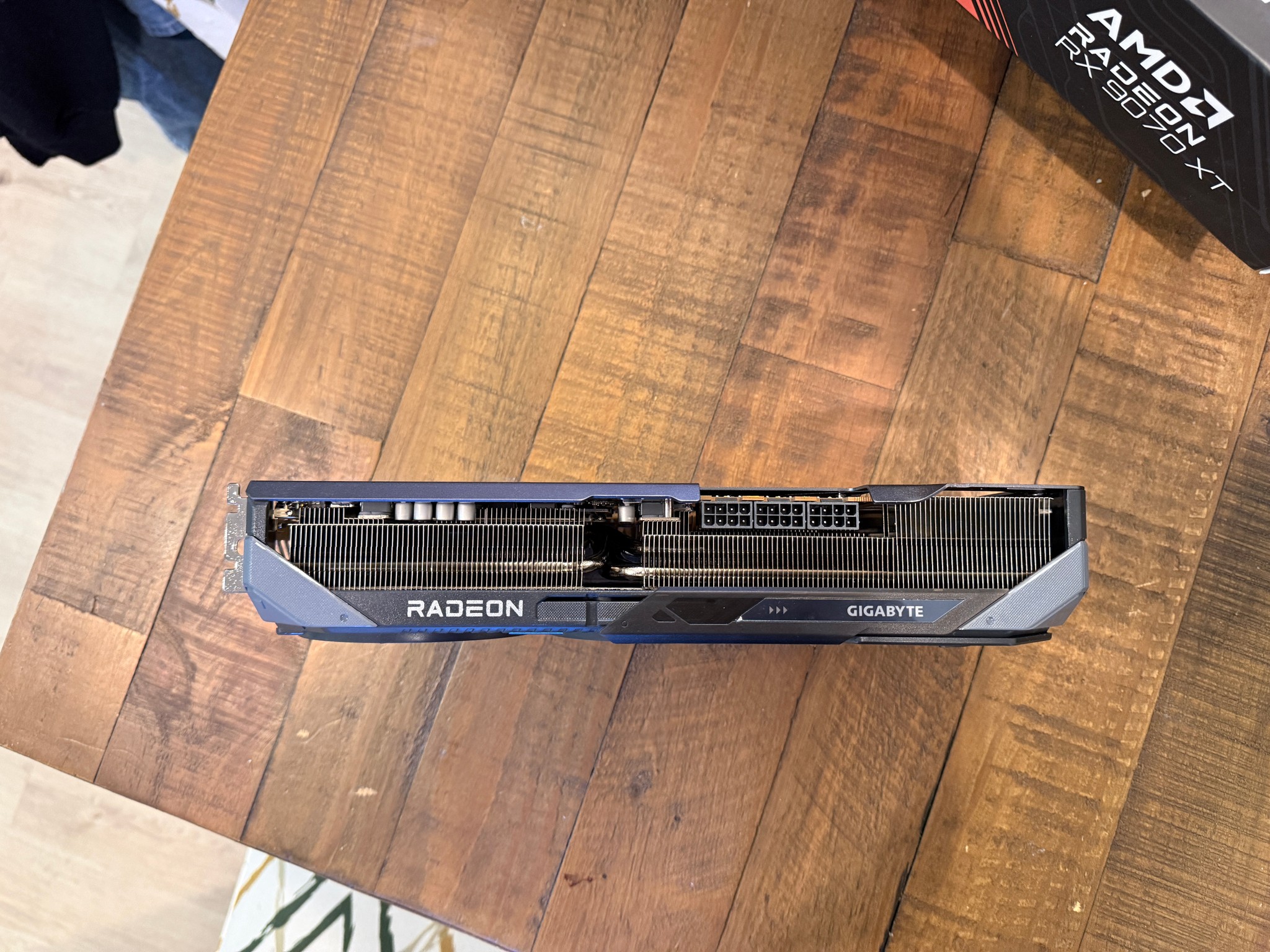 GIGABYTE RX 9070 XT GAMING OC 16G