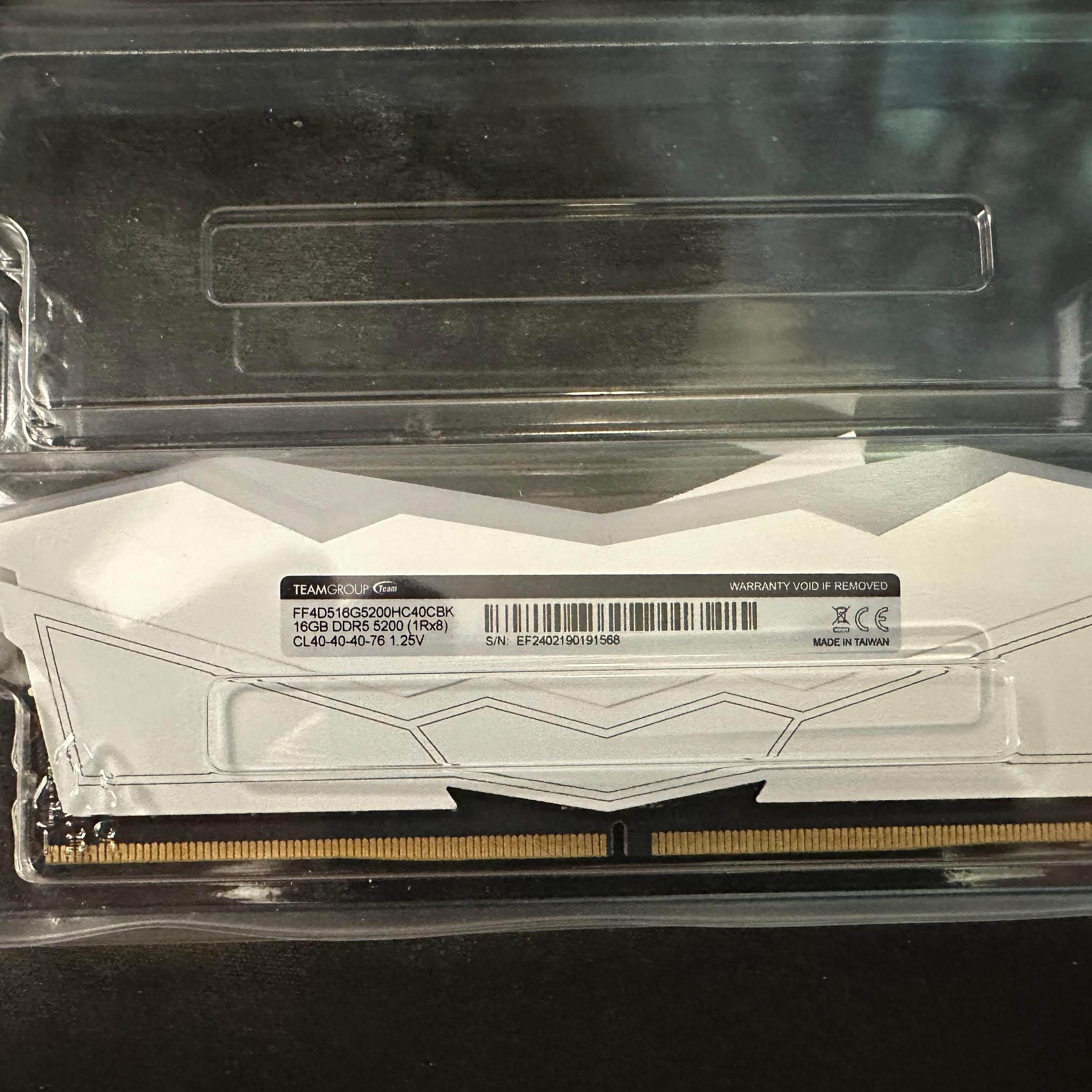 White DDR5 T-Force Delta 16gb