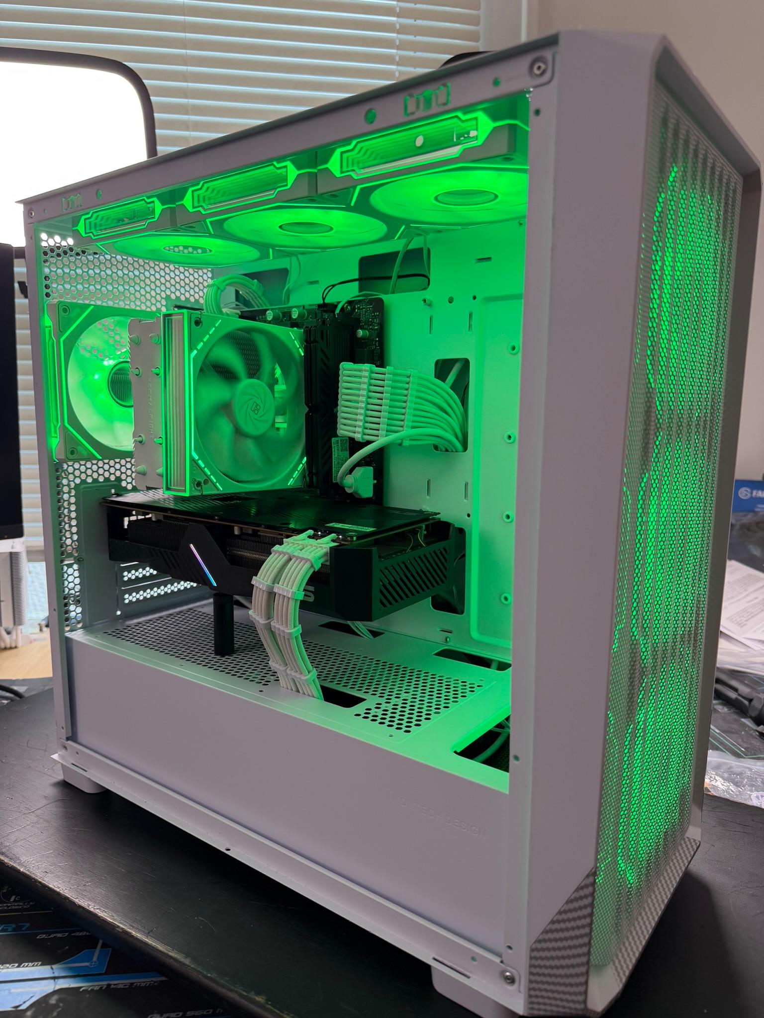Gaming PC | RX 5700XT | Ryzen 5 5600X | 16GB RAM | Windows 11 | Jawa
