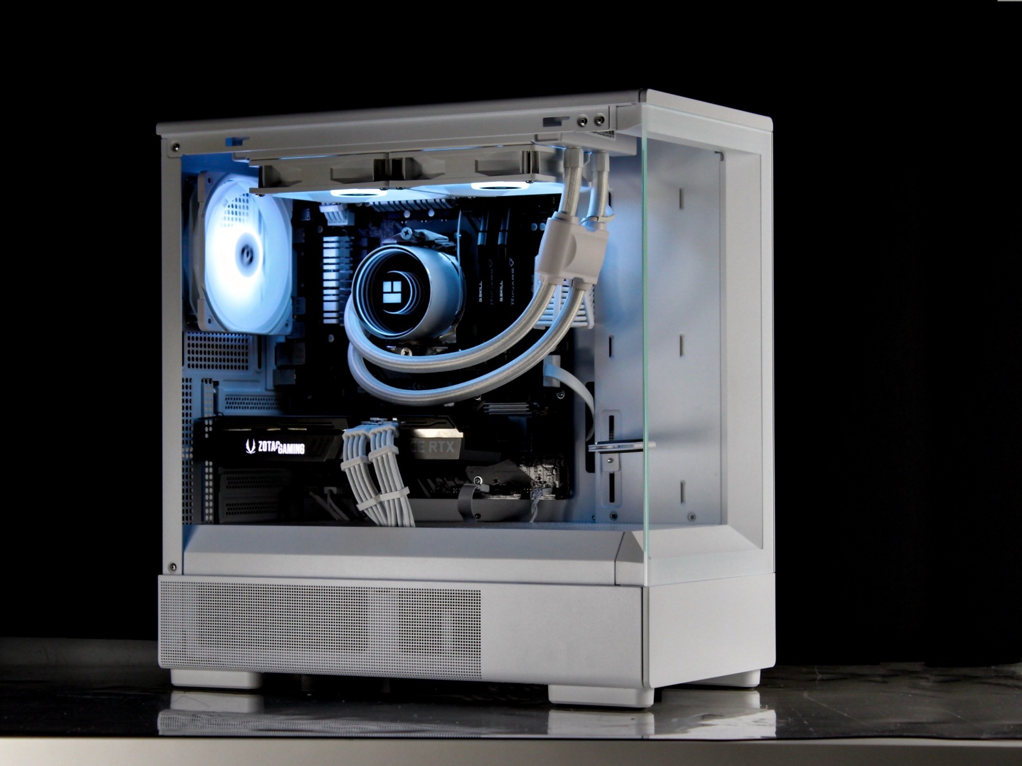 White Gaming PC – RTX 3070, Ryzen 7 3700X, 32GB, 1TB SSD - RGB, WiFi, BlueTooth