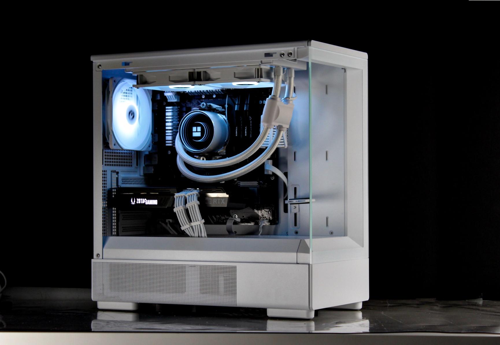 White Gaming PC – RTX 3070, Ryzen 7 3700X, 32GB, 1TB SSD - RGB, WiFi, BlueTooth