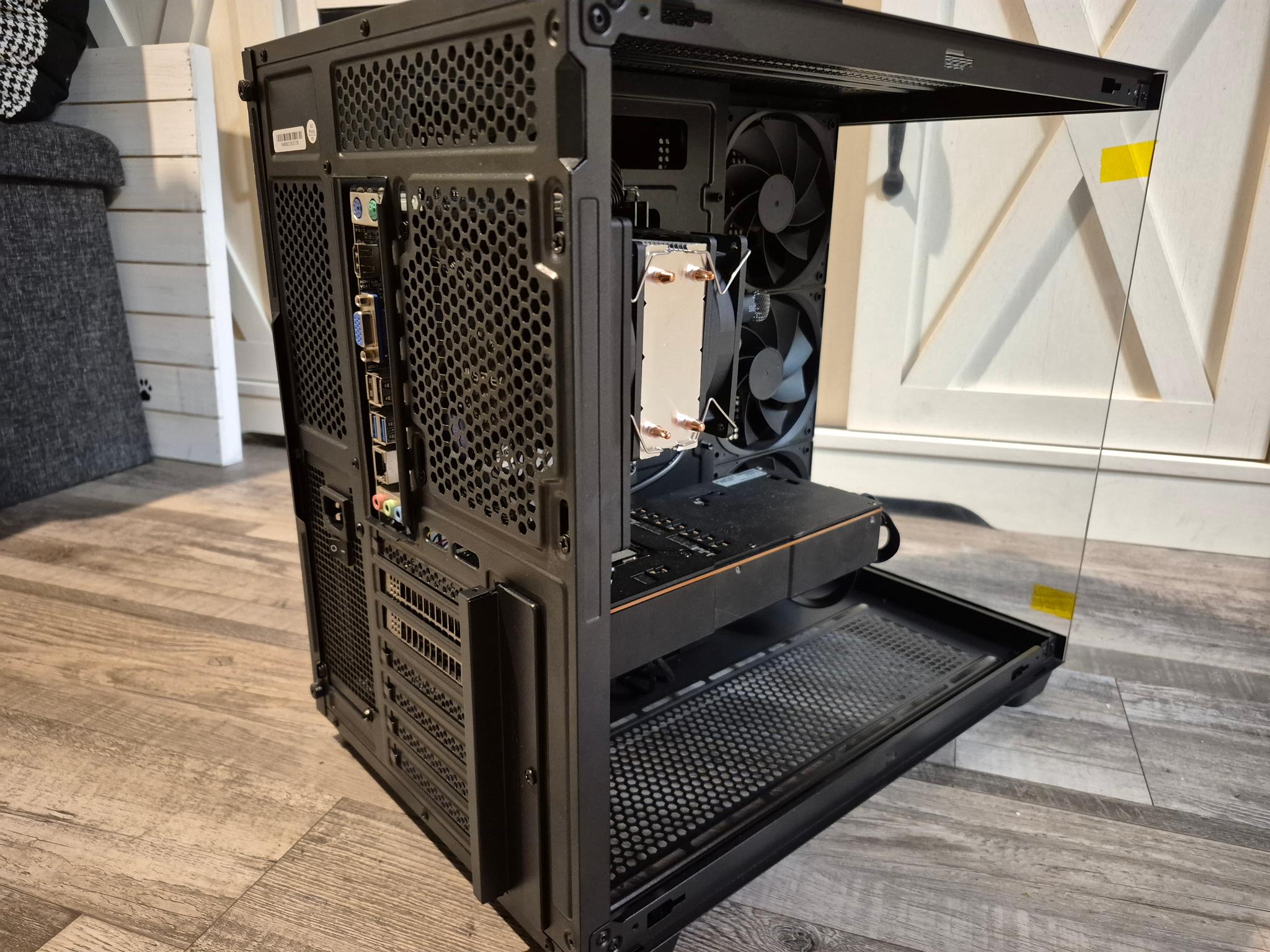 Anti-RGB, Anti-Windows | i7-6700, 16GB RAM, Radeon BC160 8GB, 500GB SSD