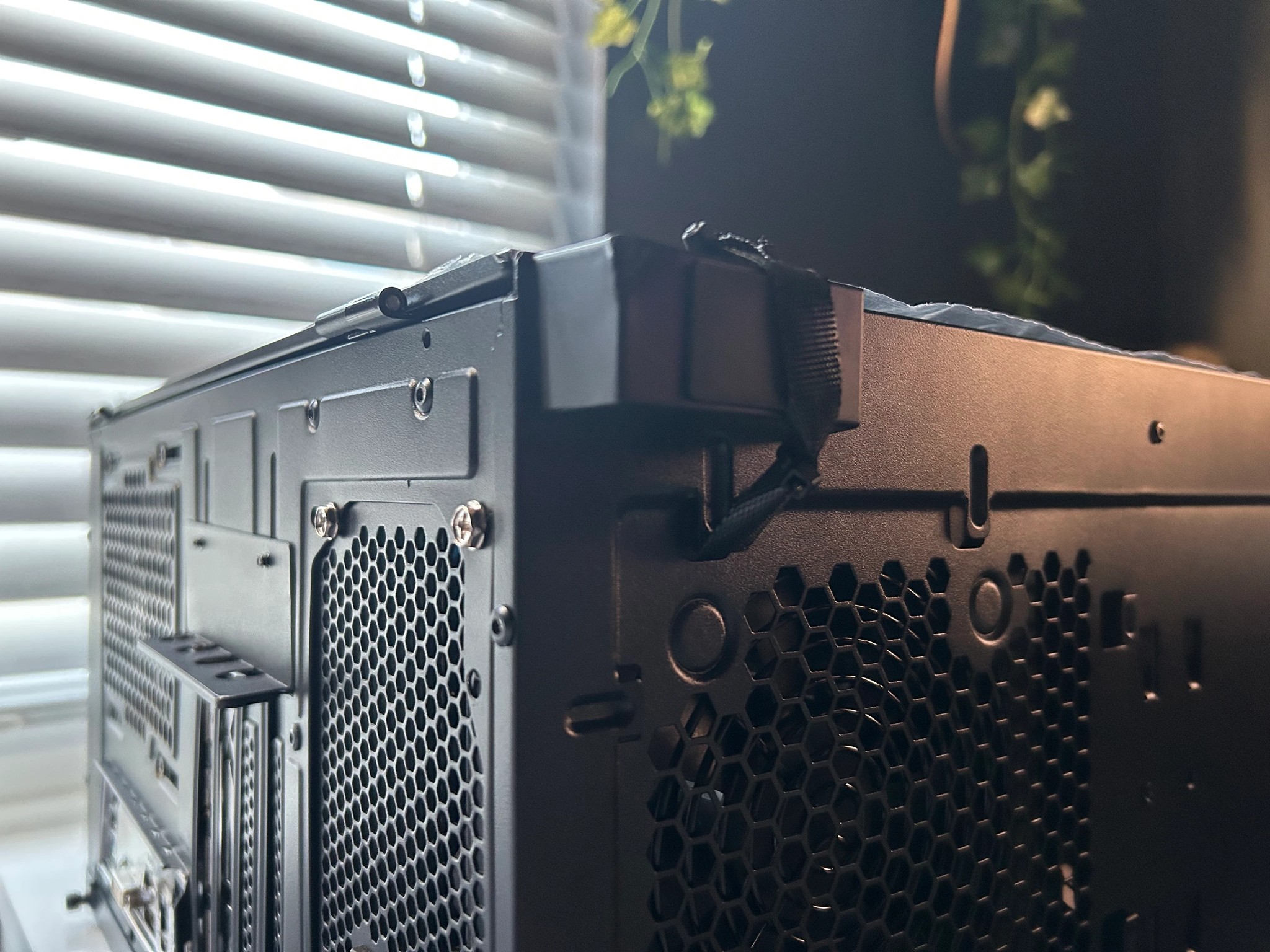 Compact RGB Gaming PC | RX 6600 // i5 10400f