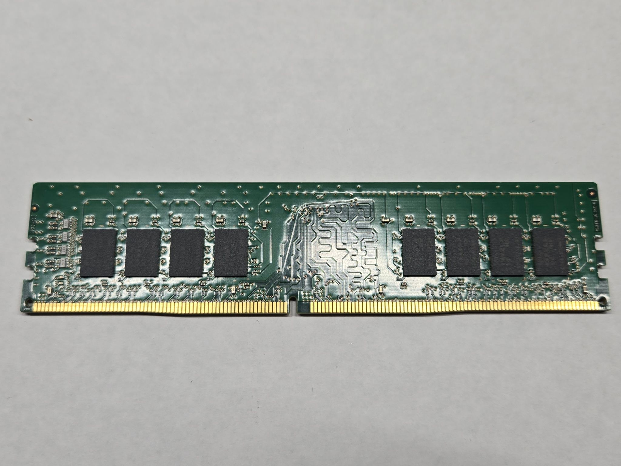 SK Hynix 16GB DDR4 2666MHz Desktop RAM (HMA82GU6JJR8N-VK)