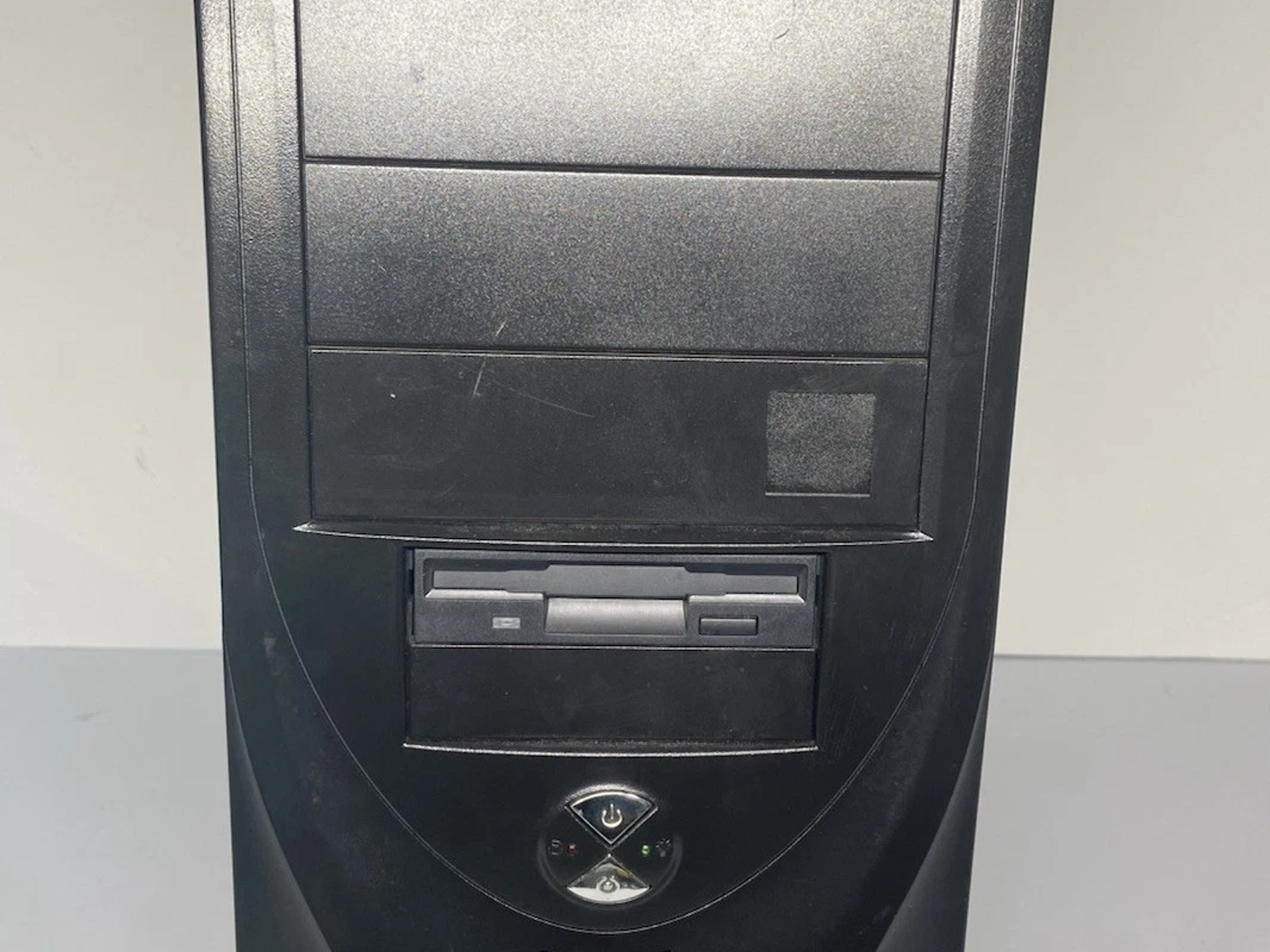ASRock P4VM800 Retro Gaming Desktop Intel Celeron 2.80GHz 1.5GB RAM 80 GB No OS