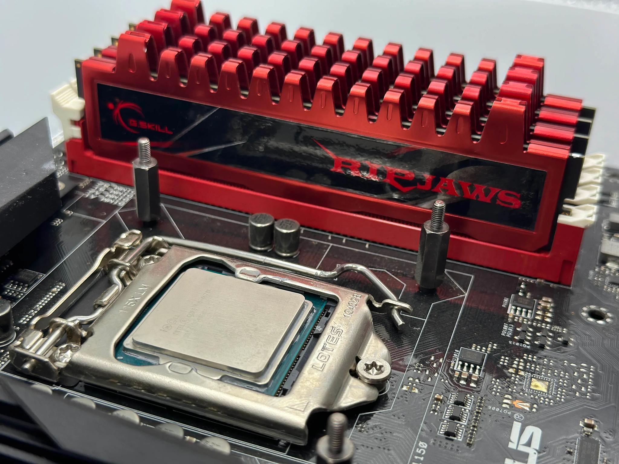 ASUS MAXIMUS VI HERO DDR3 2800 LGA 1150 with Intel core i5 4670k 16gb ddr3