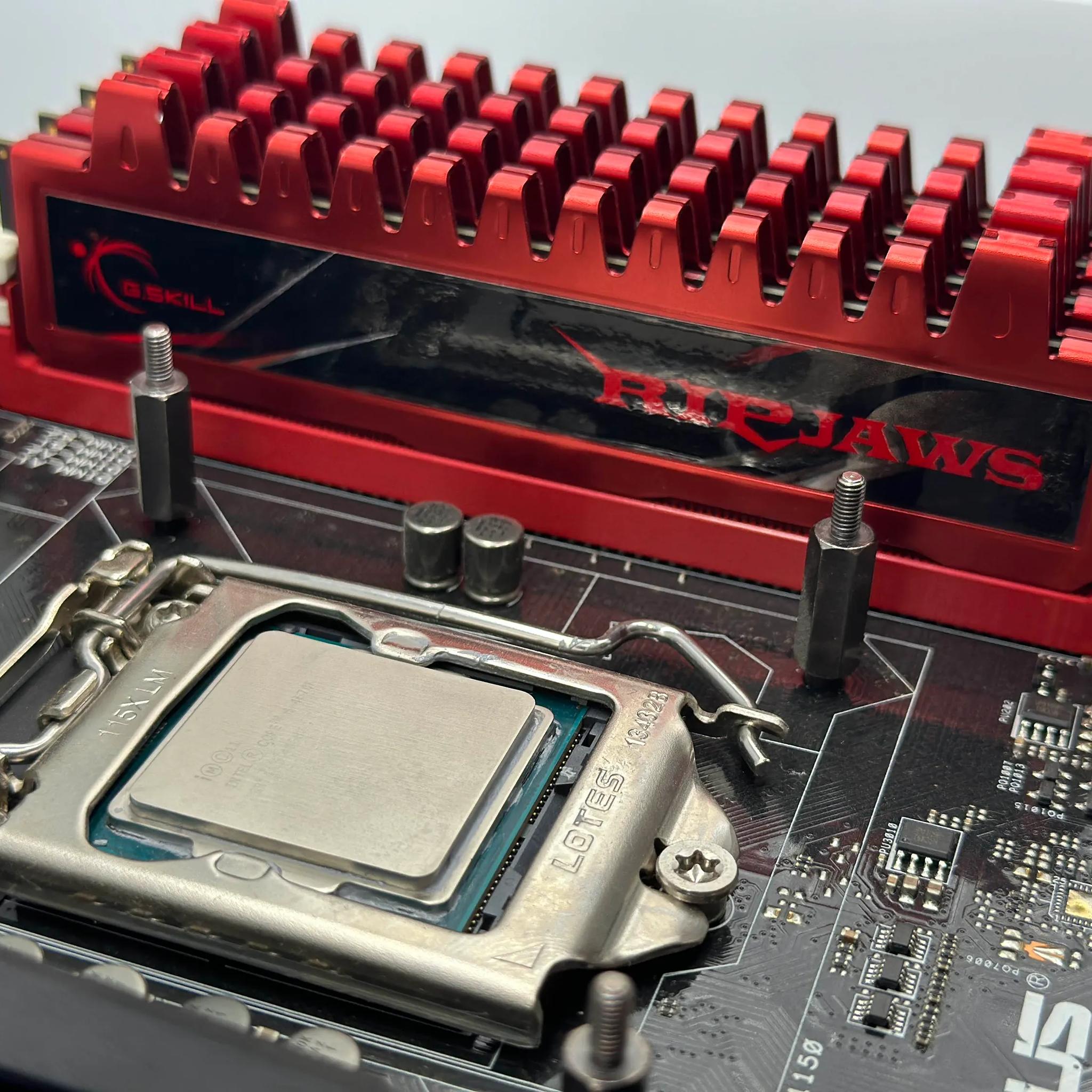 ASUS MAXIMUS VI HERO DDR3 2800 LGA 1150 with Intel core i5 4670k 16gb ddr3