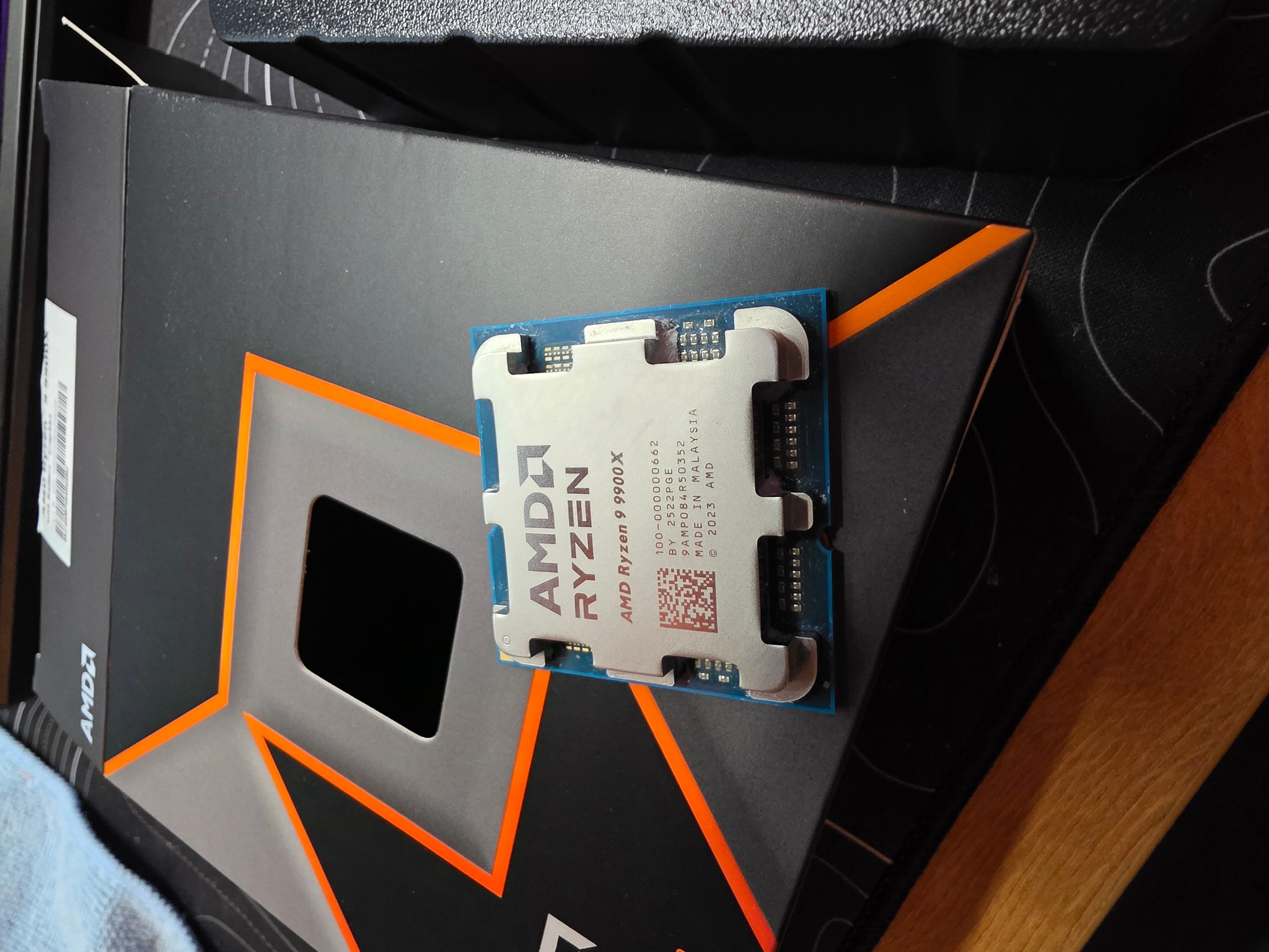 AMD Ryzen 9 9900X
