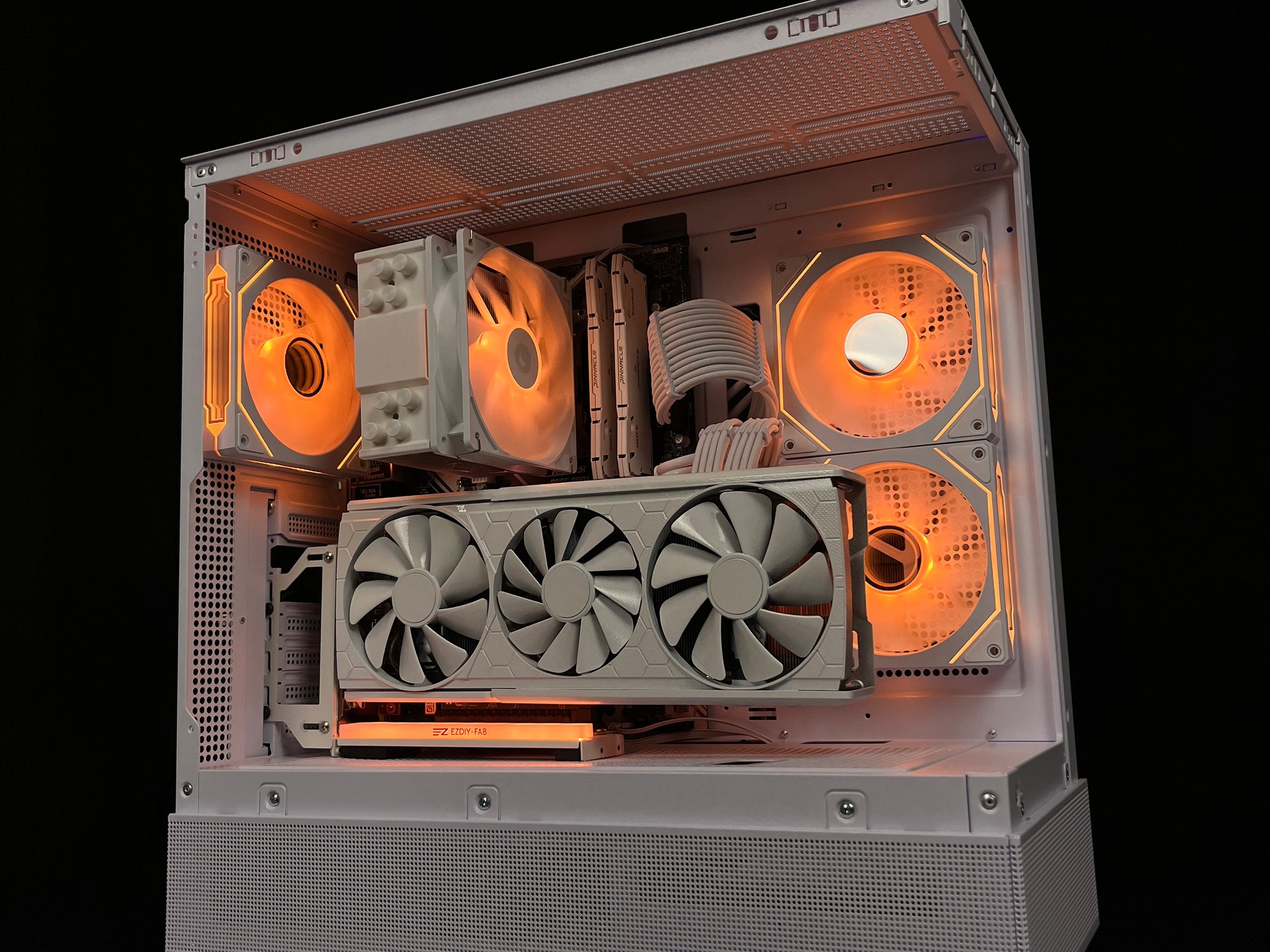 RX 5700XT, Intel i5 9400F, 16GB DDR4, 1TB SSD