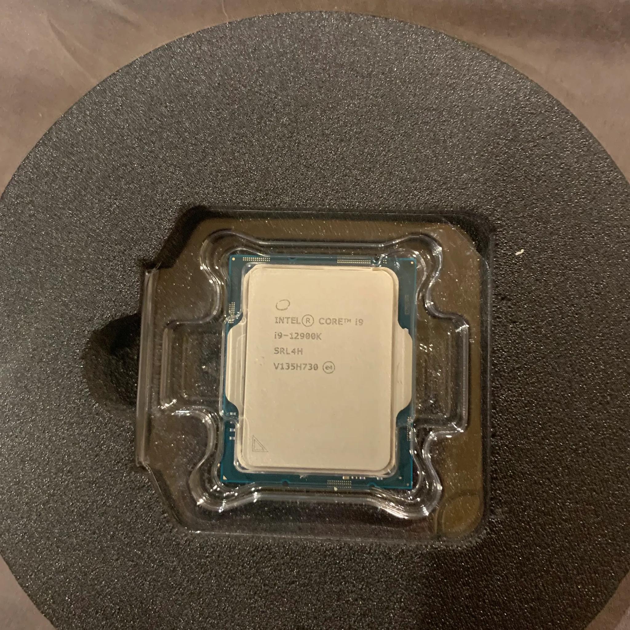 Intel® Core™ i9-12900K Processor 30M Cache, up to 5.20 GHz, 16-Core 24-Thread Processor