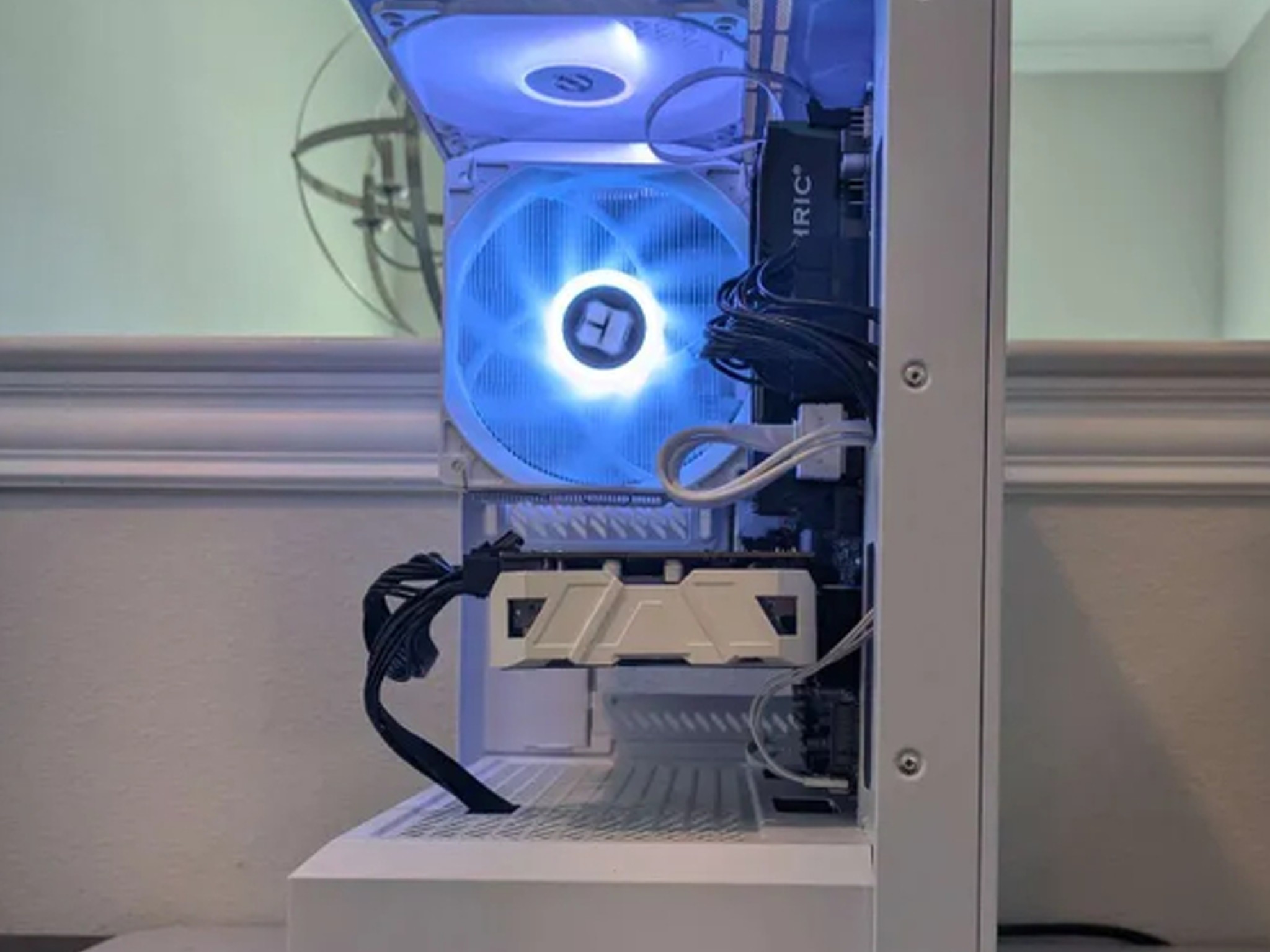 Whiteout Gaming PC ~ GTX 1080 Ti 11GB