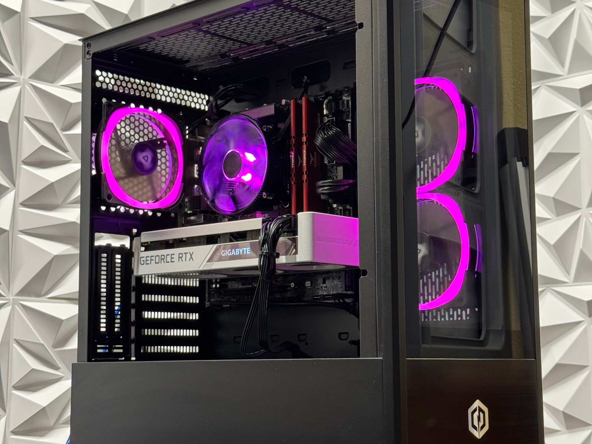 Rtx 3070 / i7-12700F / 16GB DDR4 Ram / 1500GB Storage / 700w psu / Windows 11
