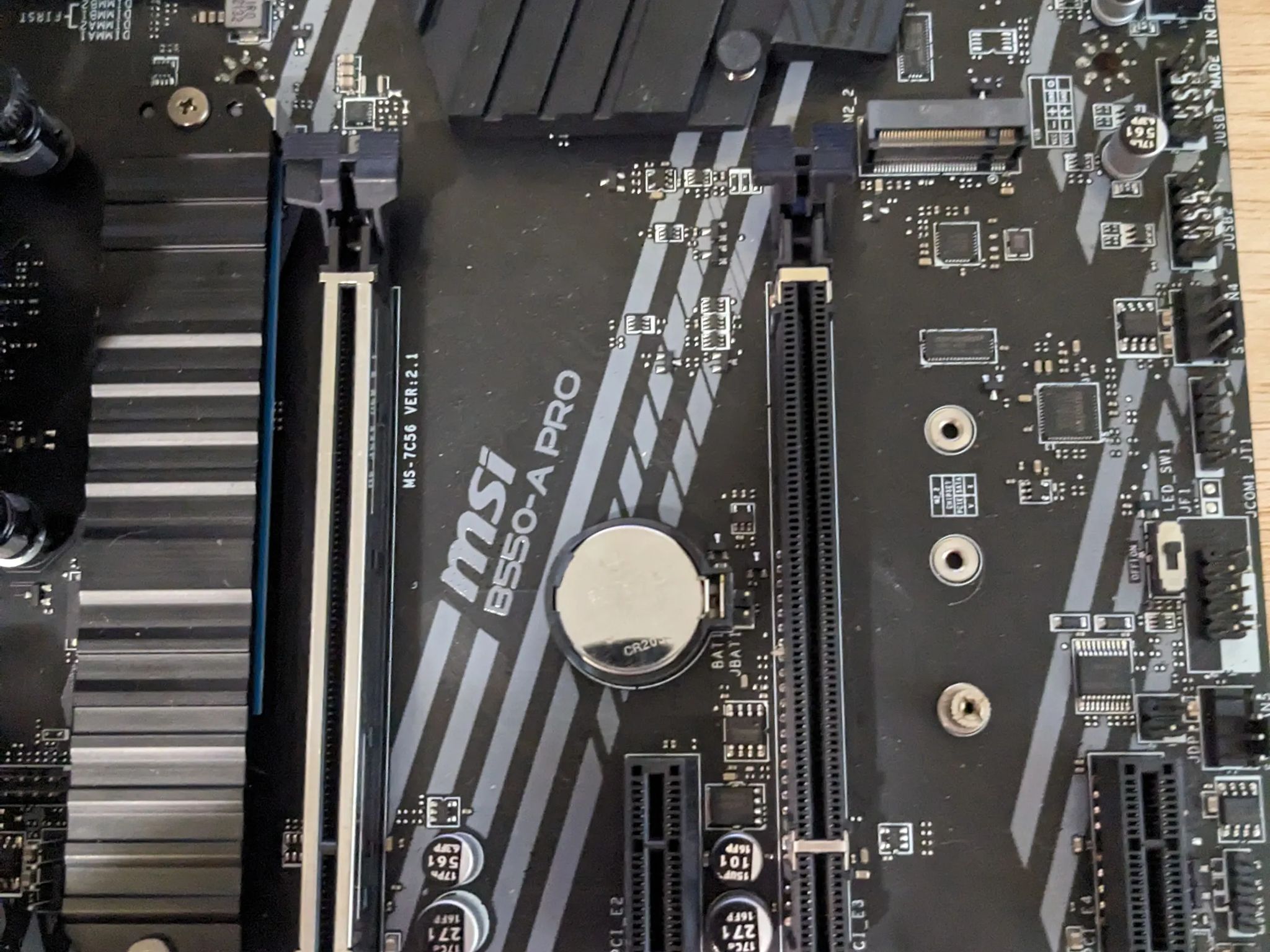 B550 A-Pro |Ryzen 5 5600g| 16gb 3200| 1tb Ssd |