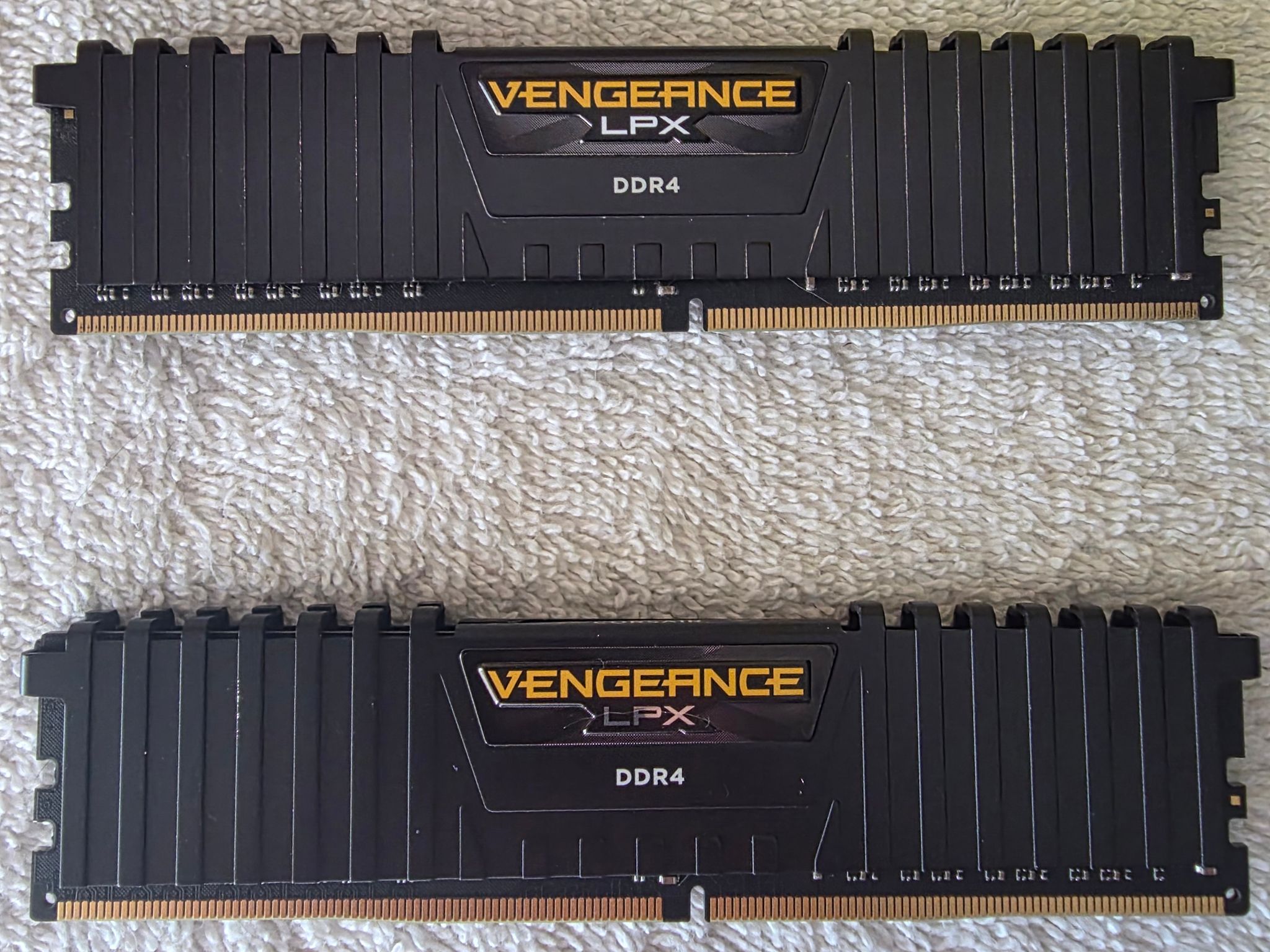 CORSAIR Vengeance LPX 16GB (2 x 8GB) DDR4 3000 (PC4 24000)