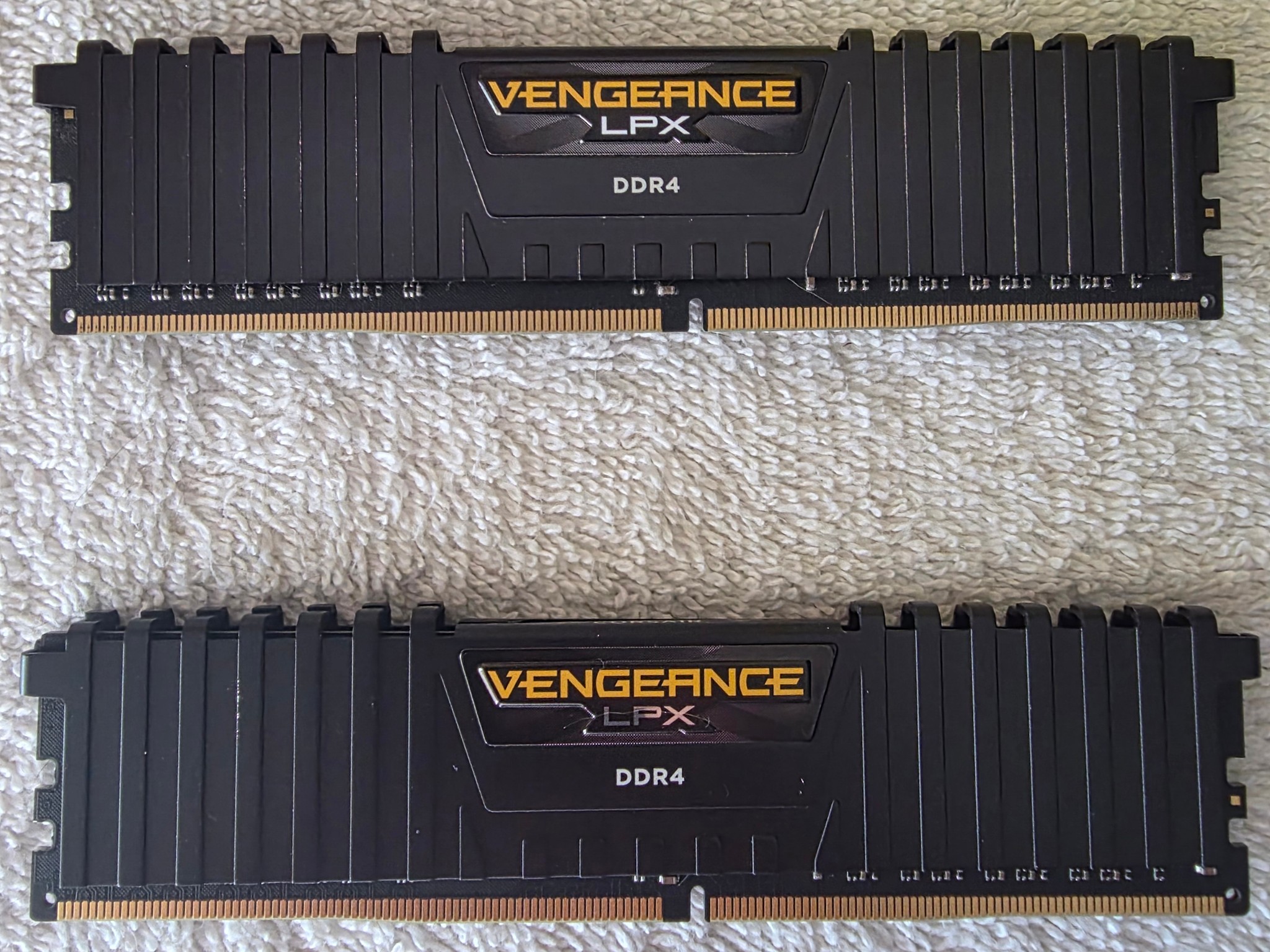 CORSAIR Vengeance LPX 16GB (2 x 8GB) DDR4 3000 (PC4 24000)