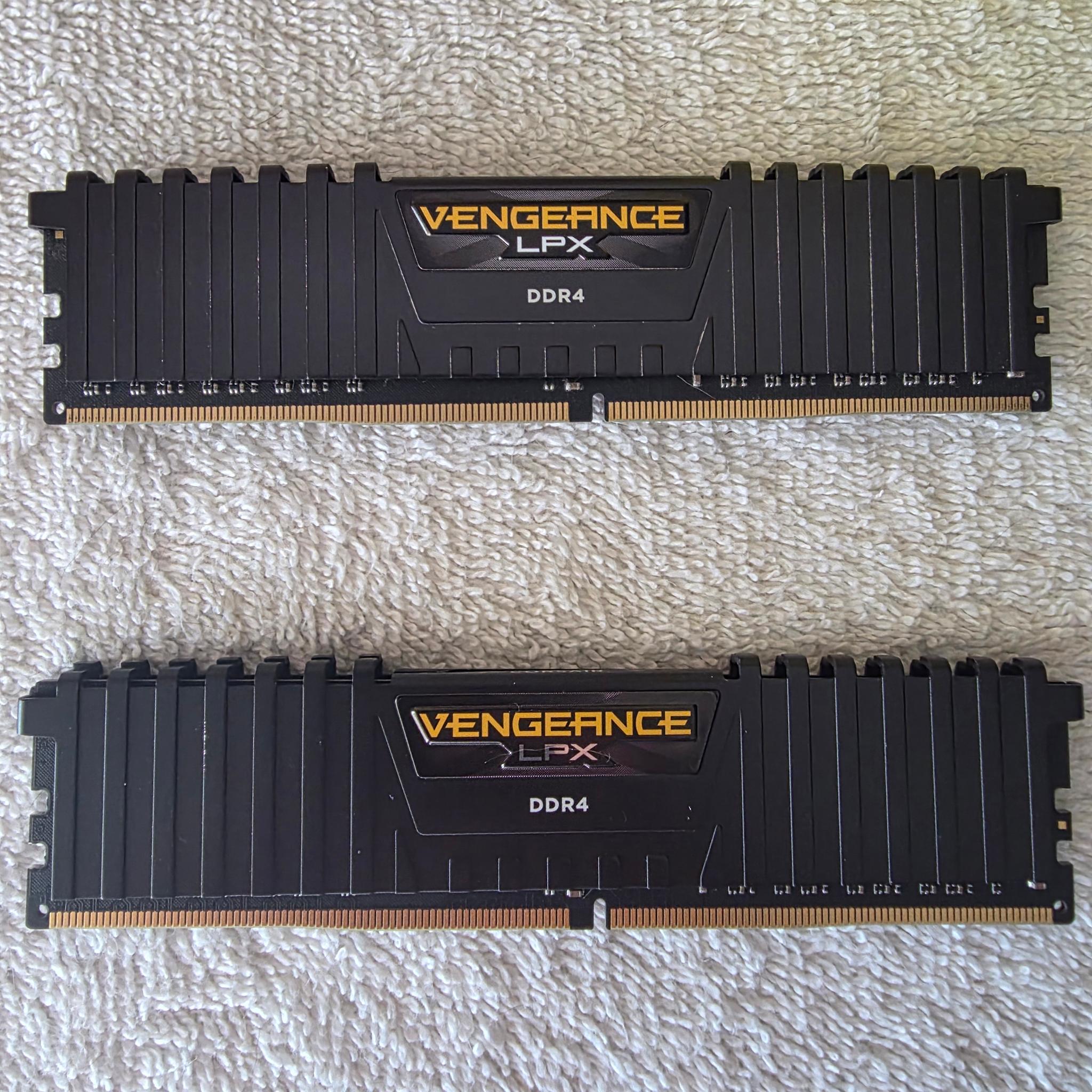 CORSAIR Vengeance LPX 16GB (2 x 8GB) DDR4 3000 (PC4 24000)