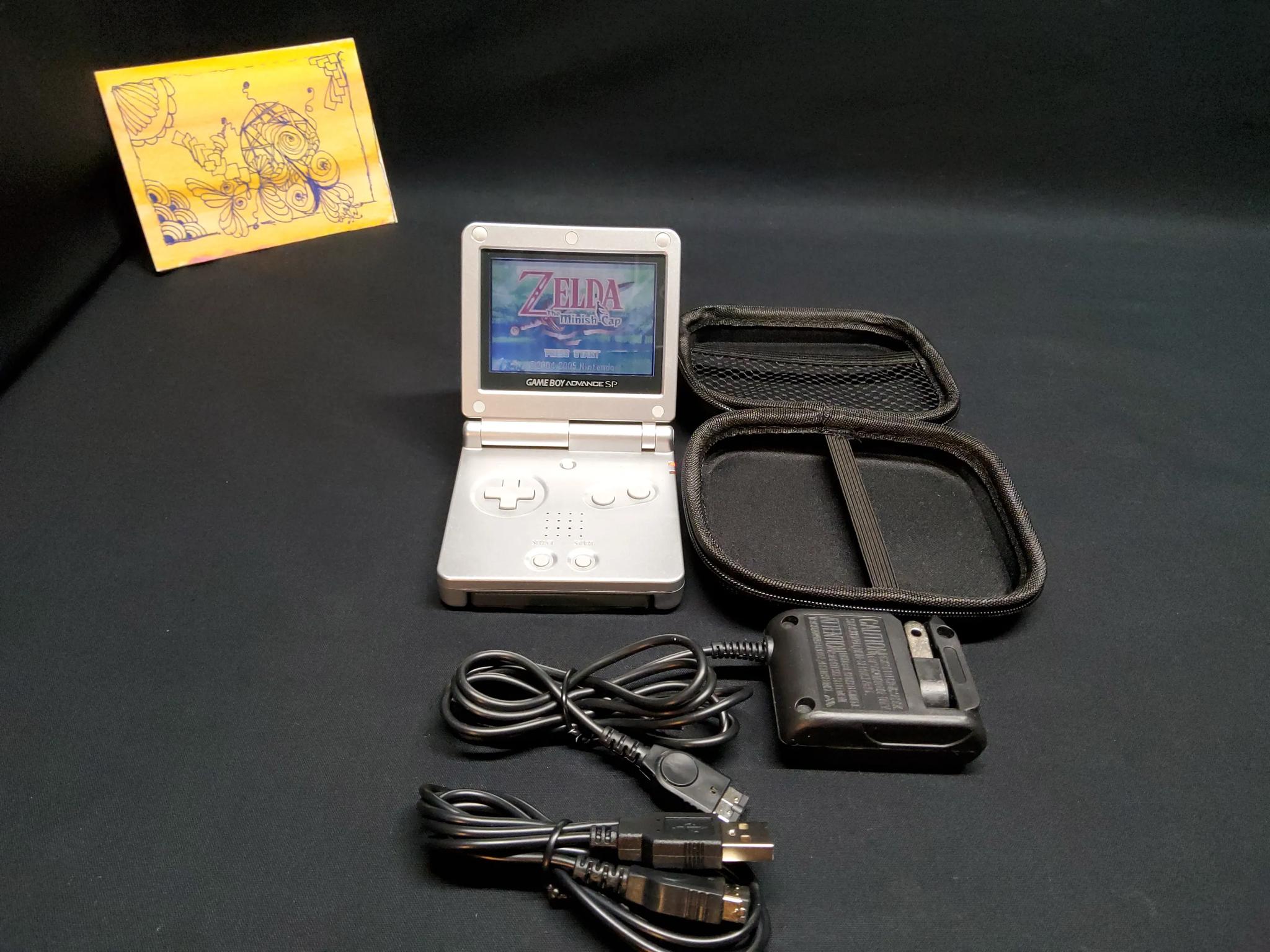 GameBoy Advance SP + The Legend of Zelda : The Minish Cap