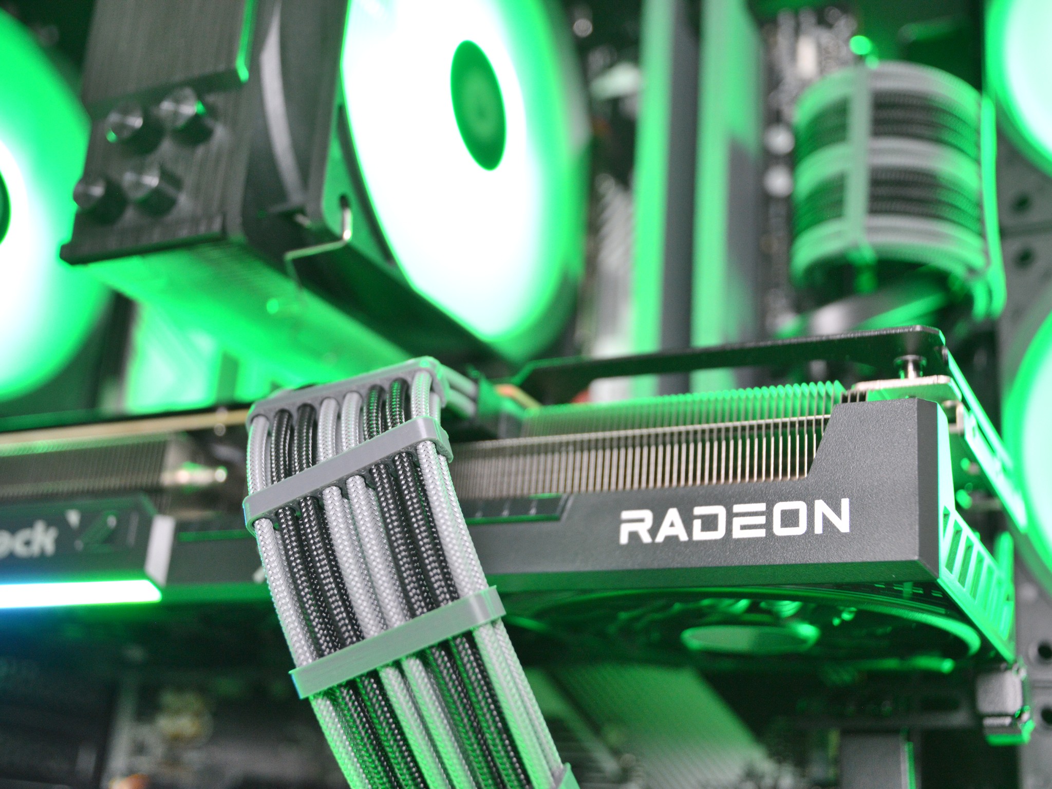 ⚫⚫ | RX 9070 16GB | RYZEN 7 7700X | 16 GB DDR5 RAM | 1TB NVME SSD | Royal Knight |