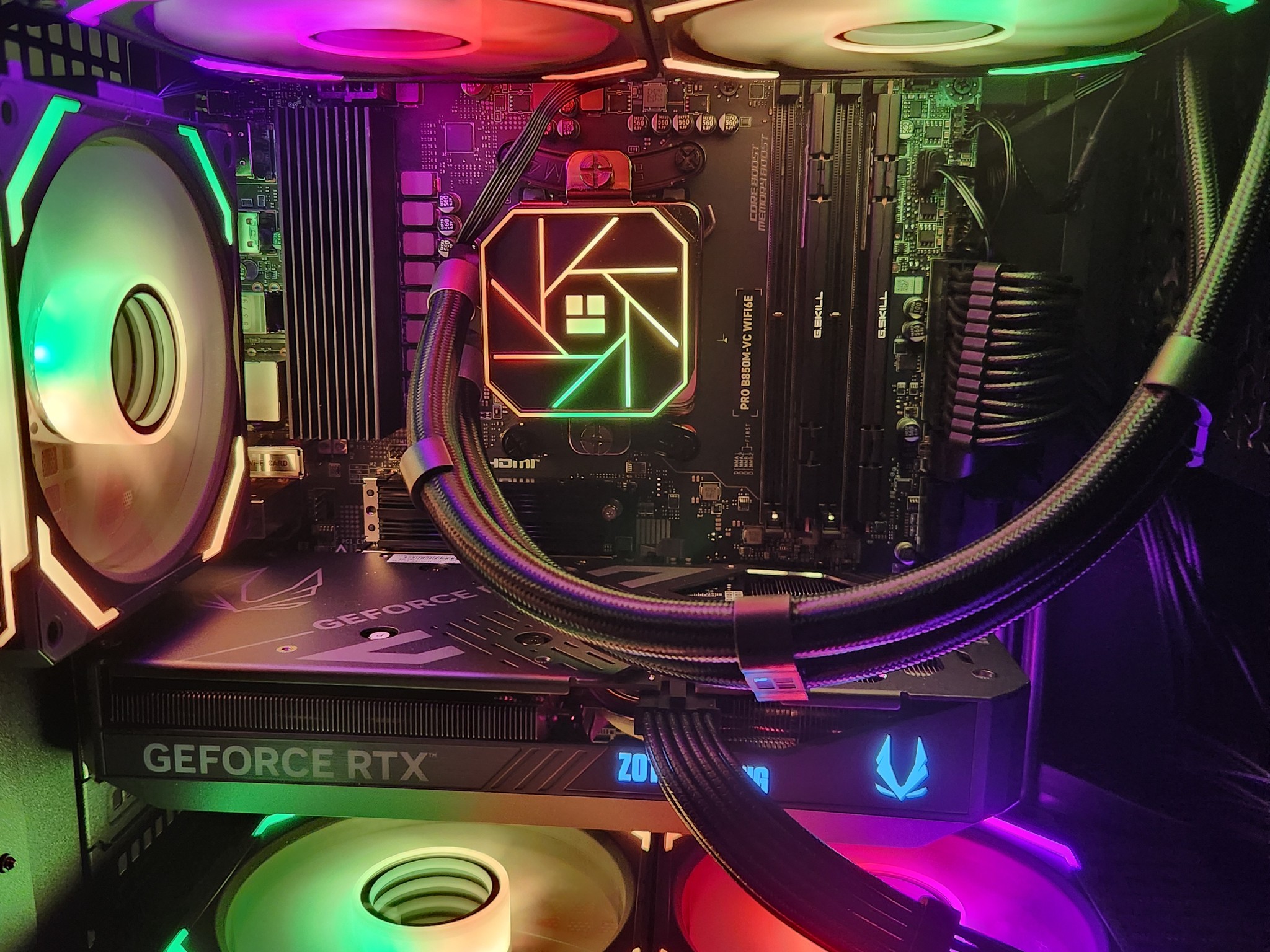 Compact RTX 5070 Gaming PC | Ryzen 5 7500x3d | 32 GB DDR5 6000mhz RAM | 1TB NVME | 750W