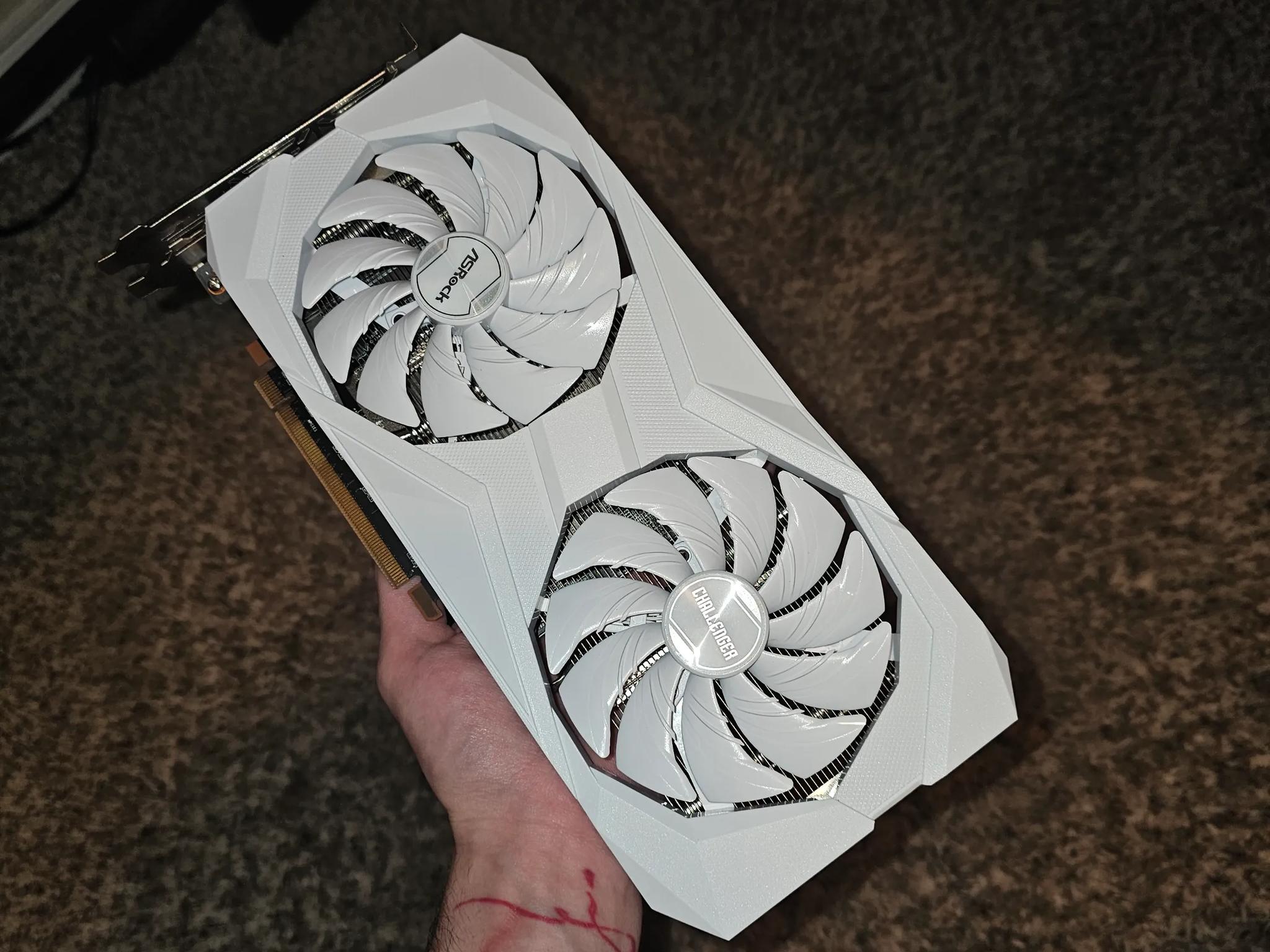 AMD RX 6600 Challanger (White)
