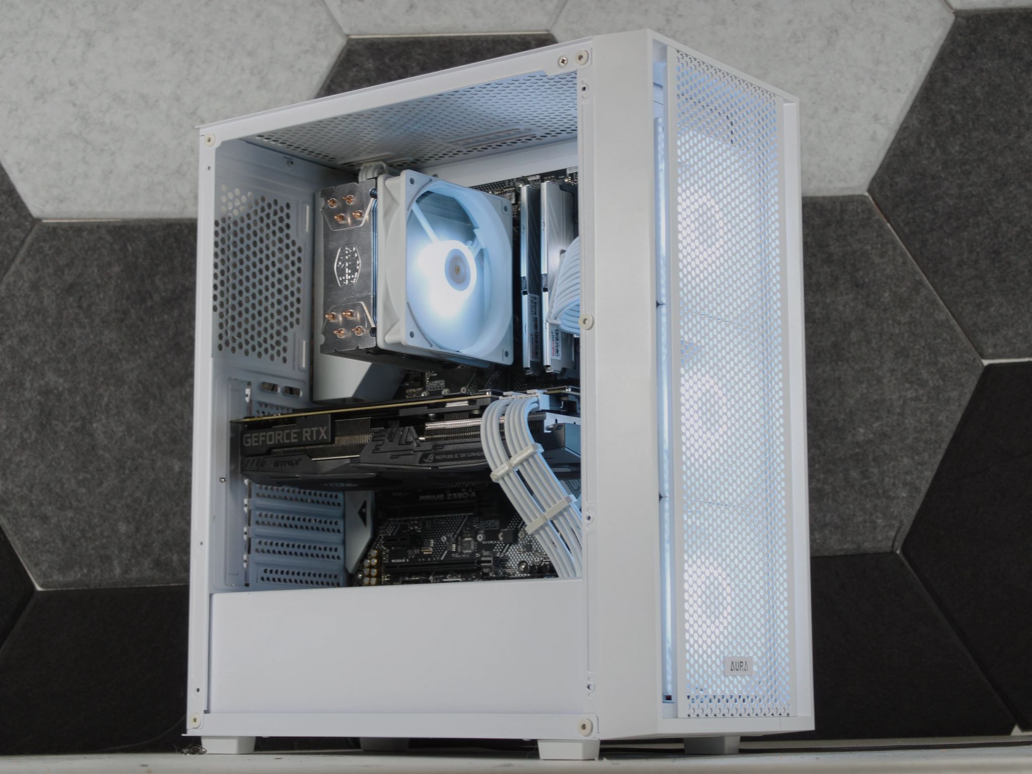 RTX 2070 Intel i7 9700K 16GB/512GB SSD Windows 11 Gaming PC