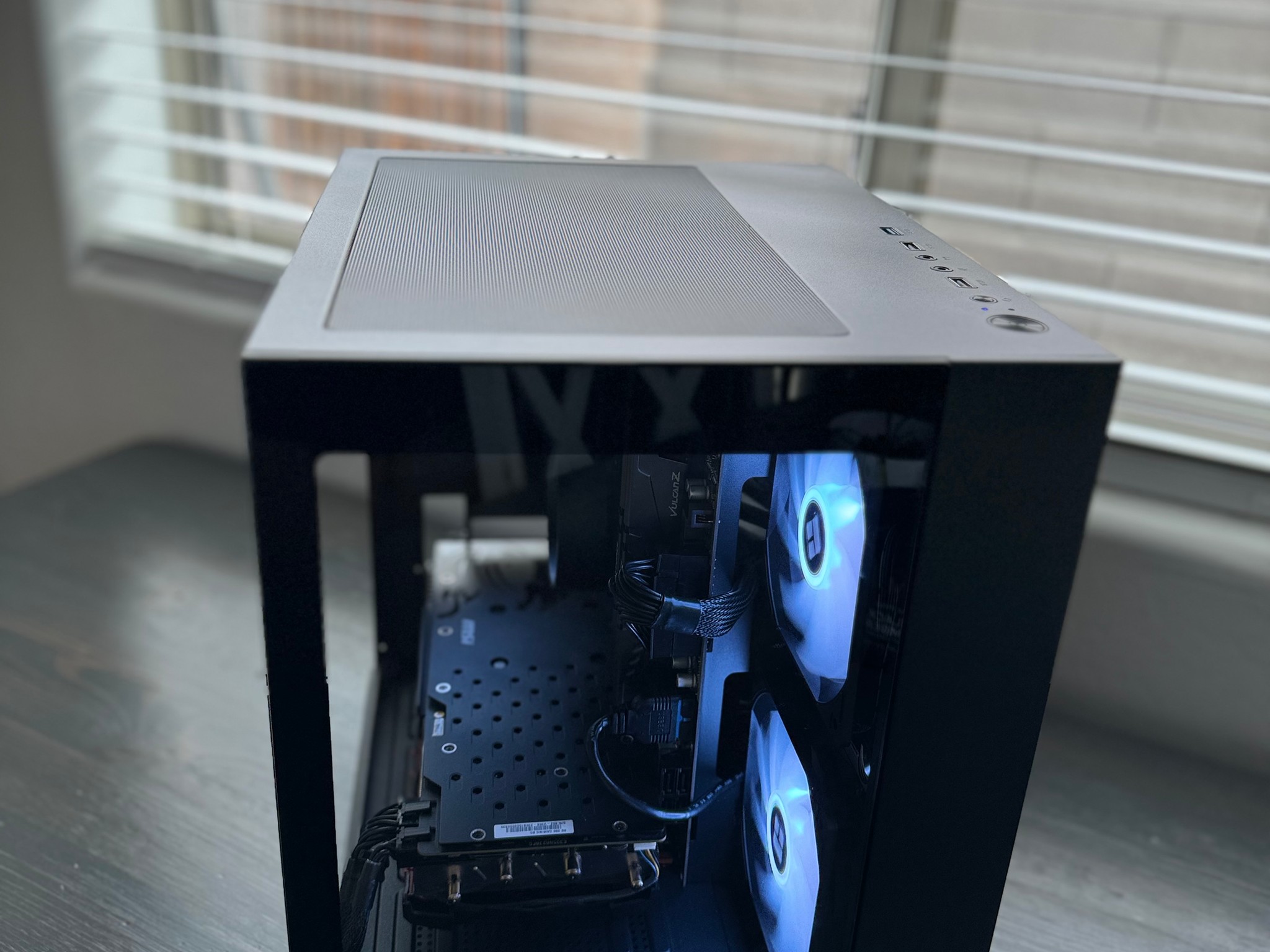 🔥Amazing Performance Gaming pc🔥- Ryzen 5 / Radeon MSI R9 390 / 1TB SSD / 16GB DDR4