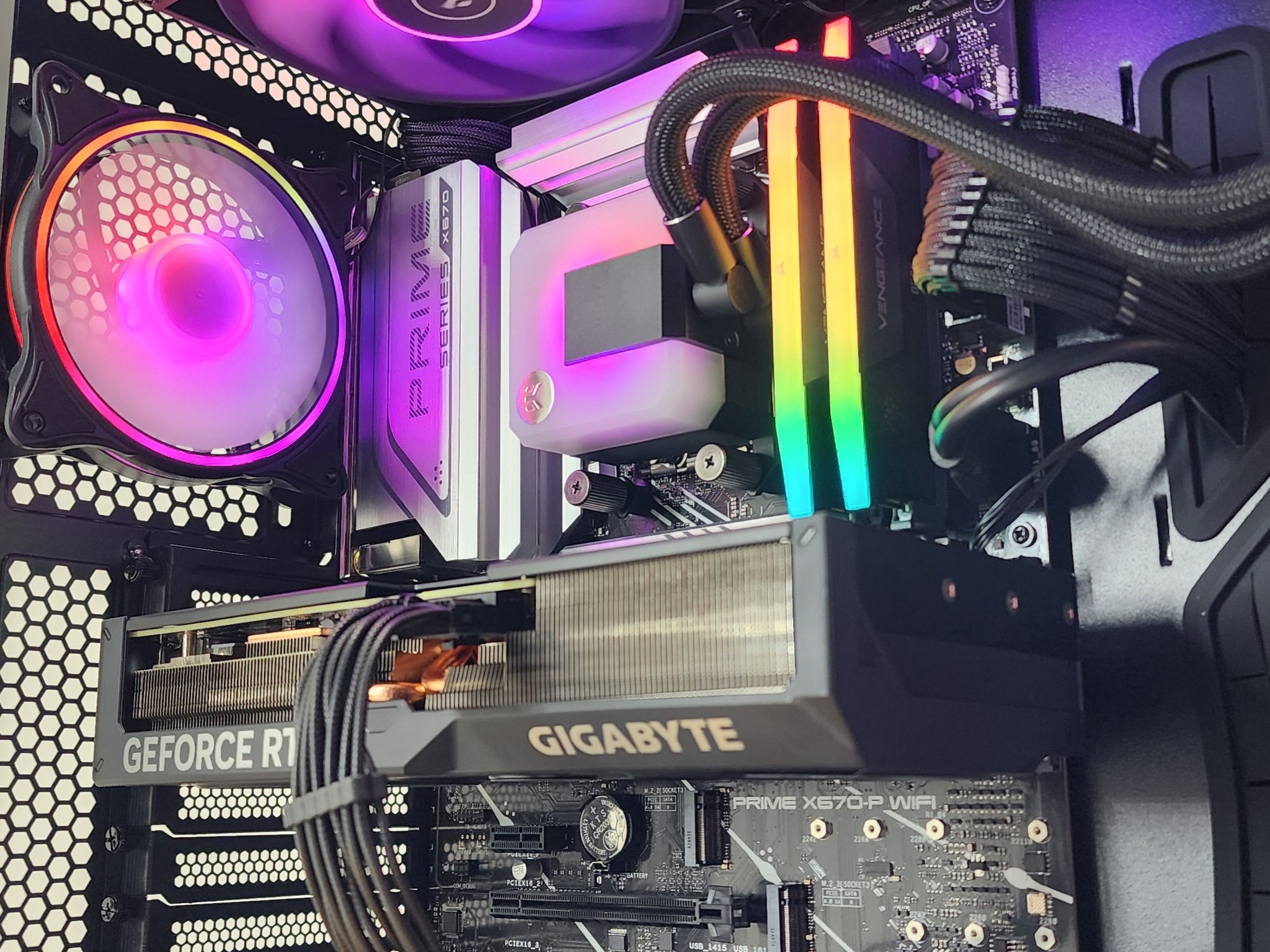 Gaming PC Ryzen 9 7950X3D 32GB RAM 1TB SSD RTX 4070 Ti 12GB Windows 11 Computer