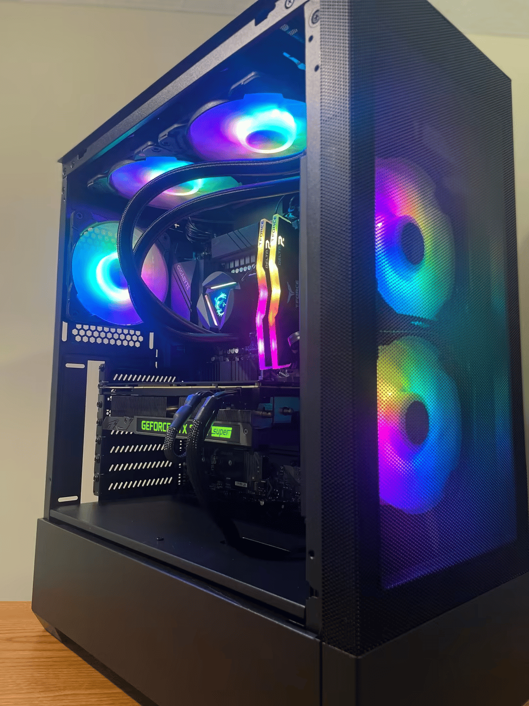 The Continental 🏨/ RTX 2070 Super 8GB, i5 10400 Gaming PC