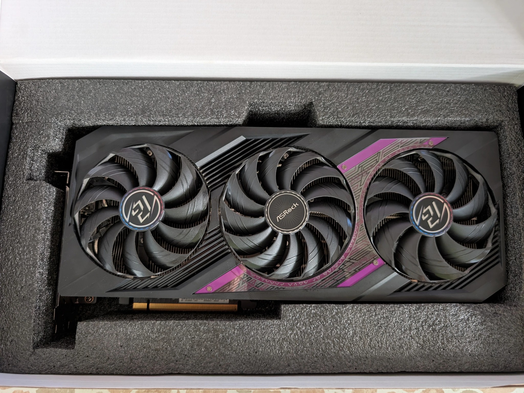 ASRock RX 7800 XT Phantom Gaming 16 GB OC