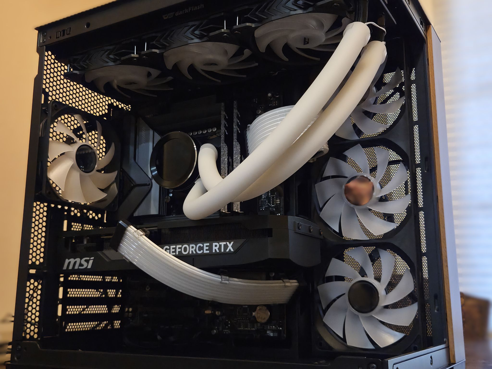 Onyxia!🐉 265F | 5070 | 32GB DDR5 | 1TB Gen4 NVMe | Temp Display