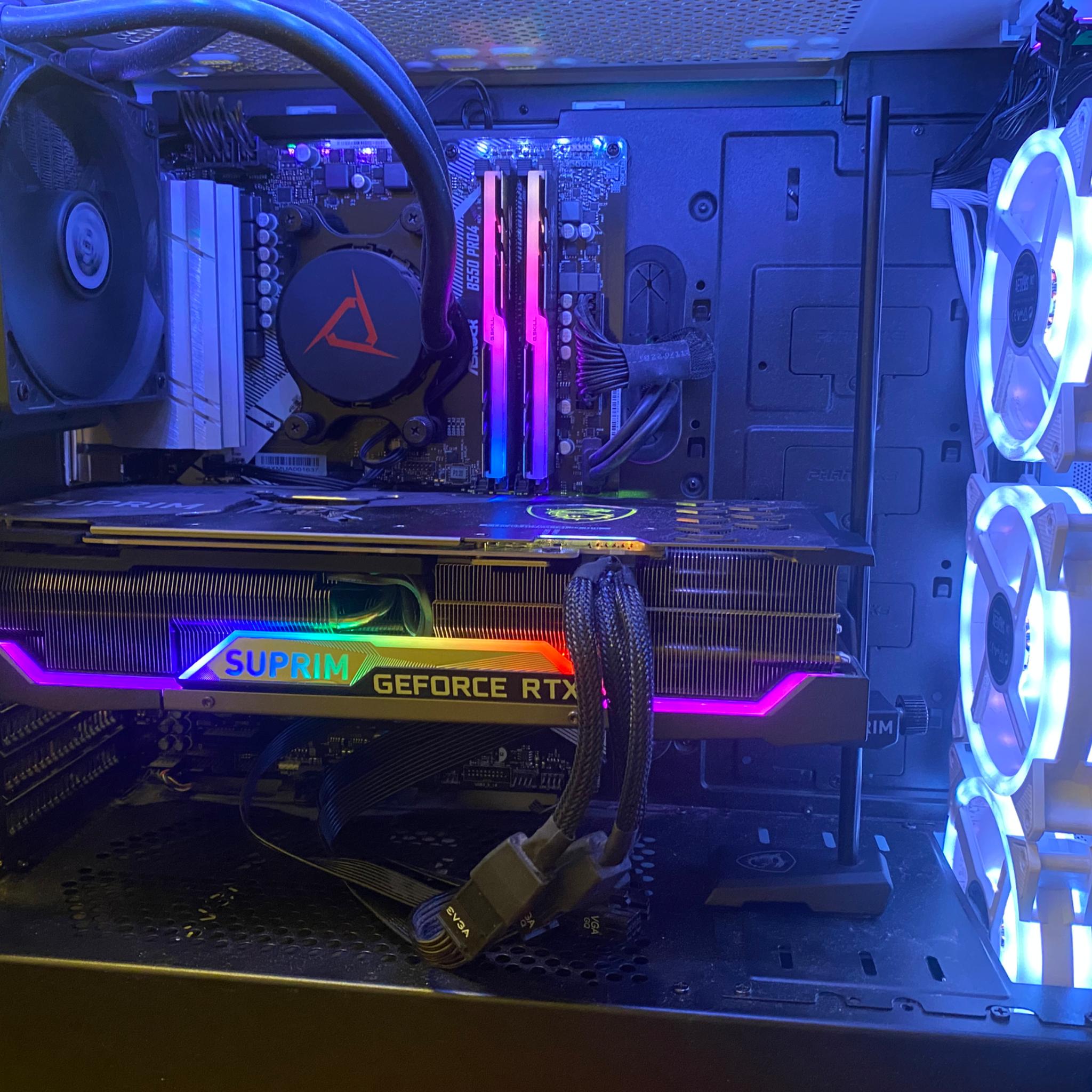 GeForce RTX™ 3090 Ti SUPRIM X 24G