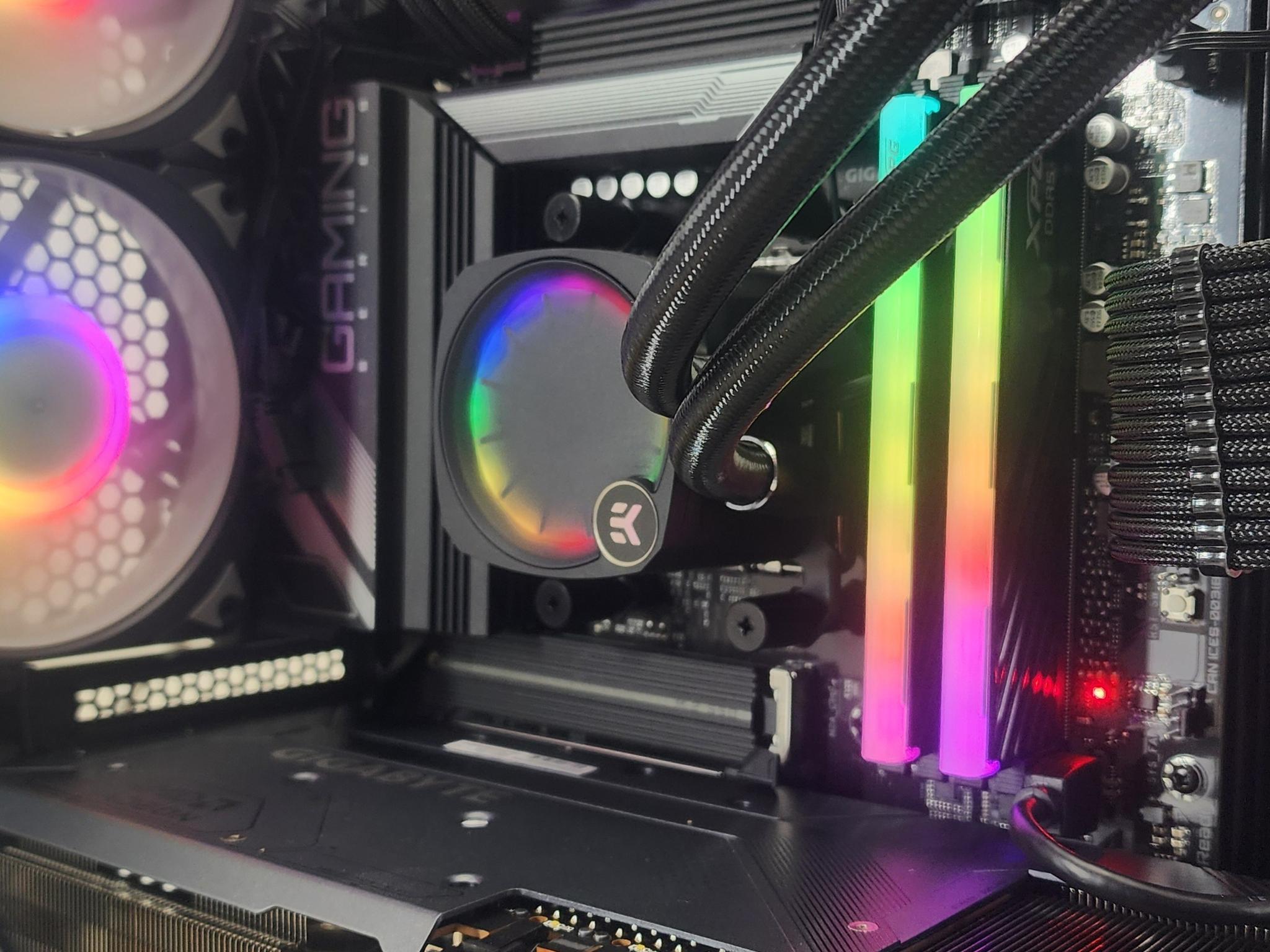 Gaming PC Ryzen 7 9800X3D 32GB RAM 2TB SSD RX 7900 XTX 24GB Windows 11 Computer