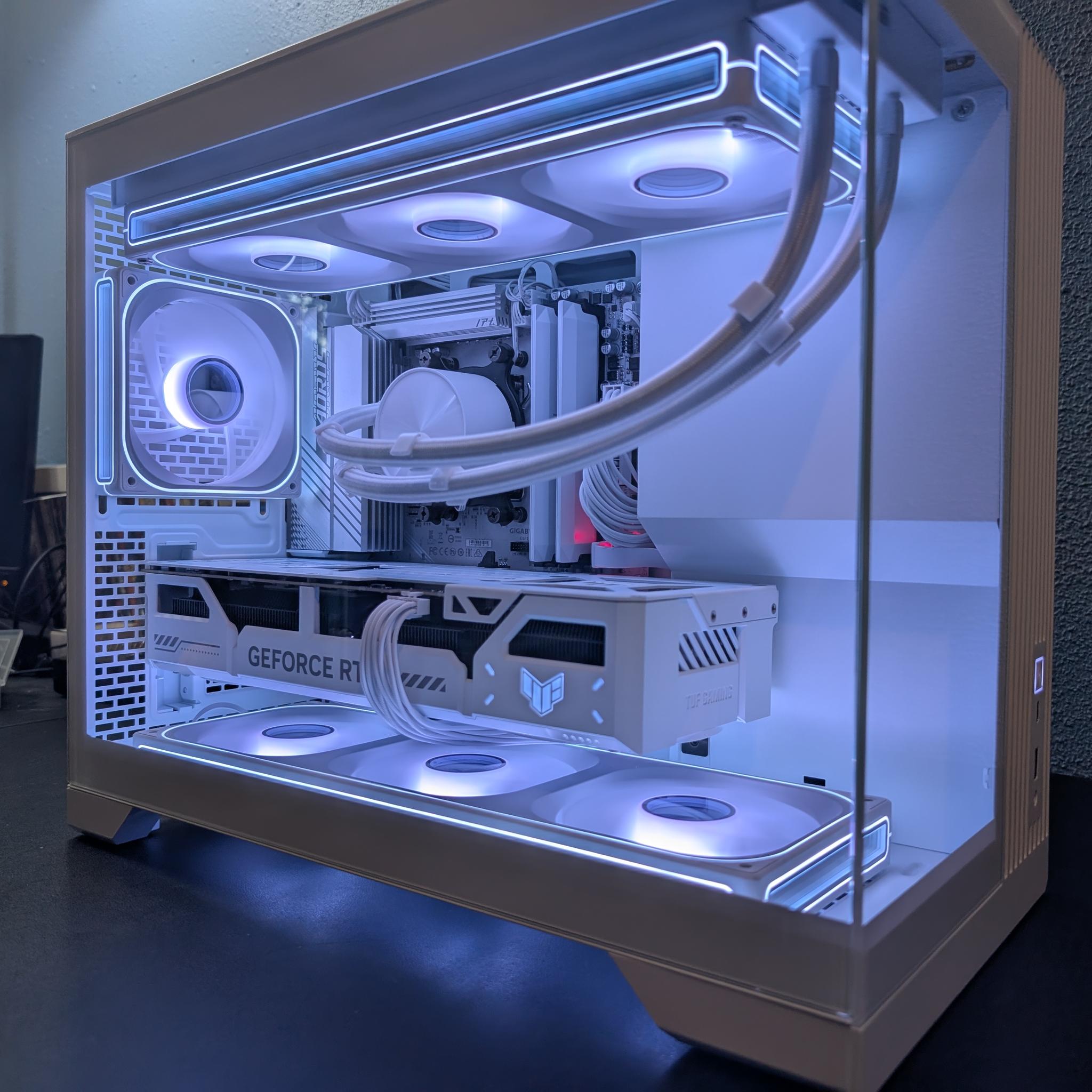 Content Creator/Steaming/Gaming PC | 7900x3d, RTX 5070 Ti | All White | 2TB | Win. 11 Pro