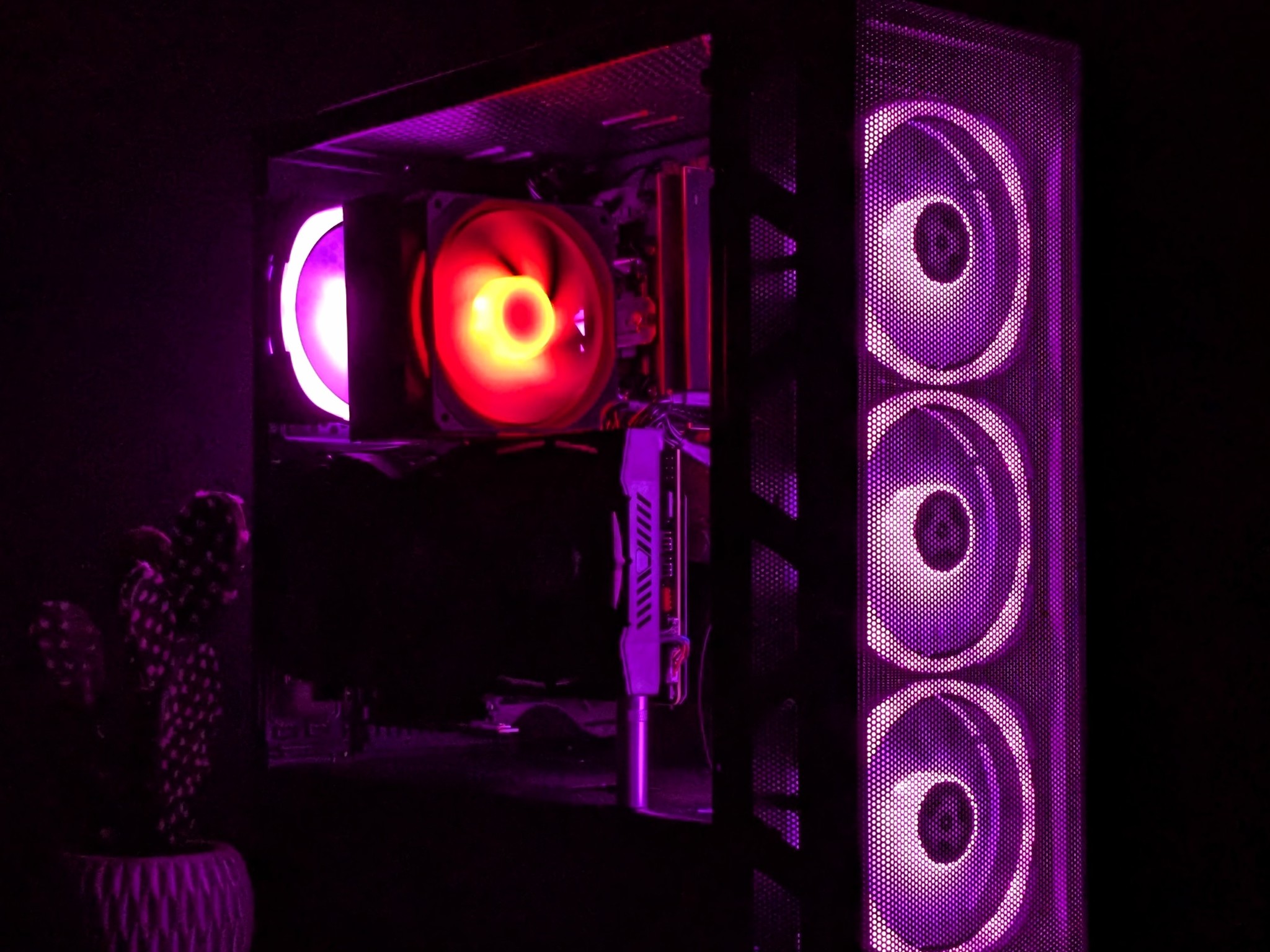 1080p Gaming PC⚫️RX VEGA 56 8GB⚫️I5-8600@4.2GHz⚫️16GB DDR4 RAM⚫️1TB NVMe SSD⚫️Windows 11 Pro