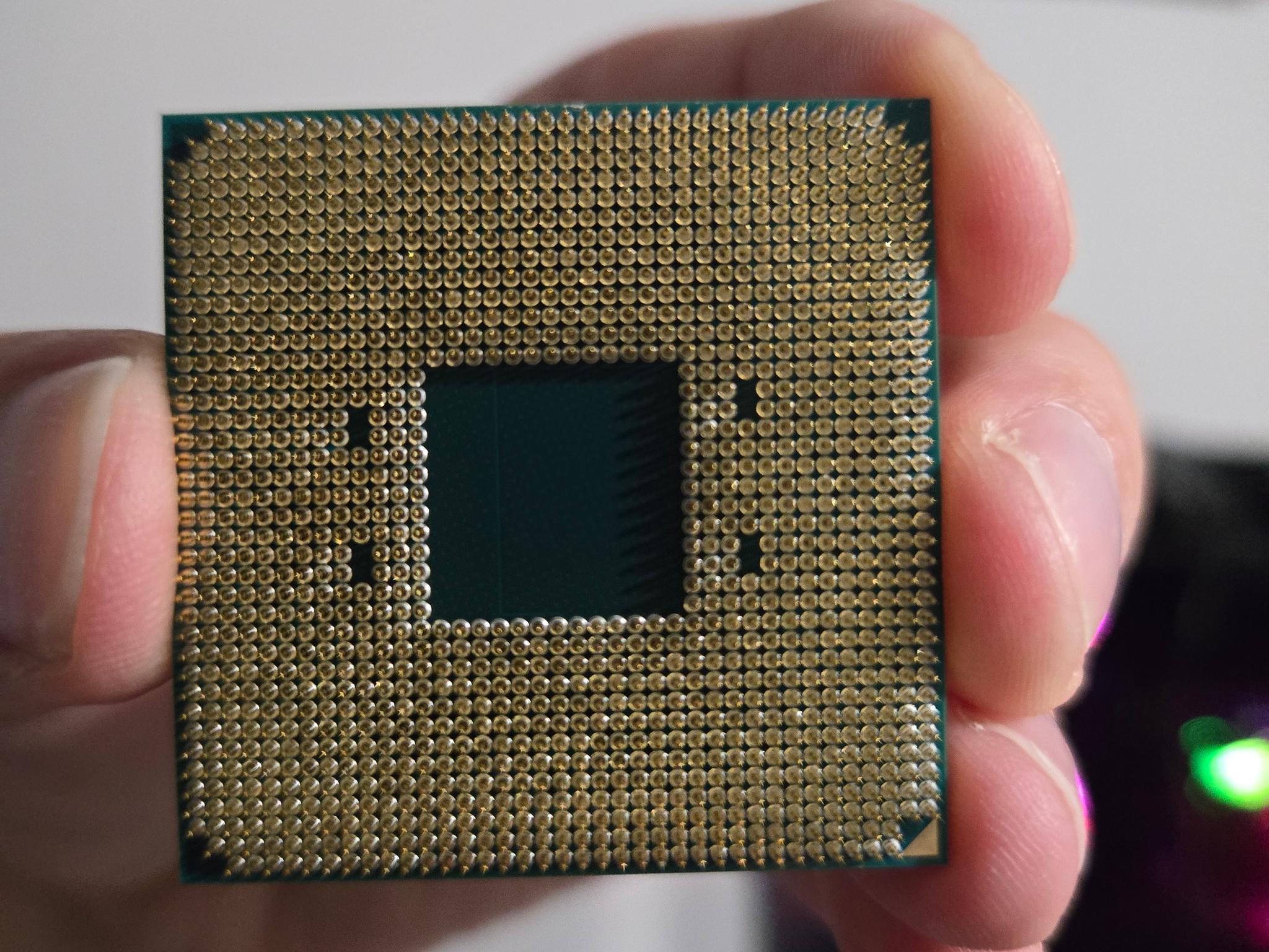 AMD Ryzen 7 3700X