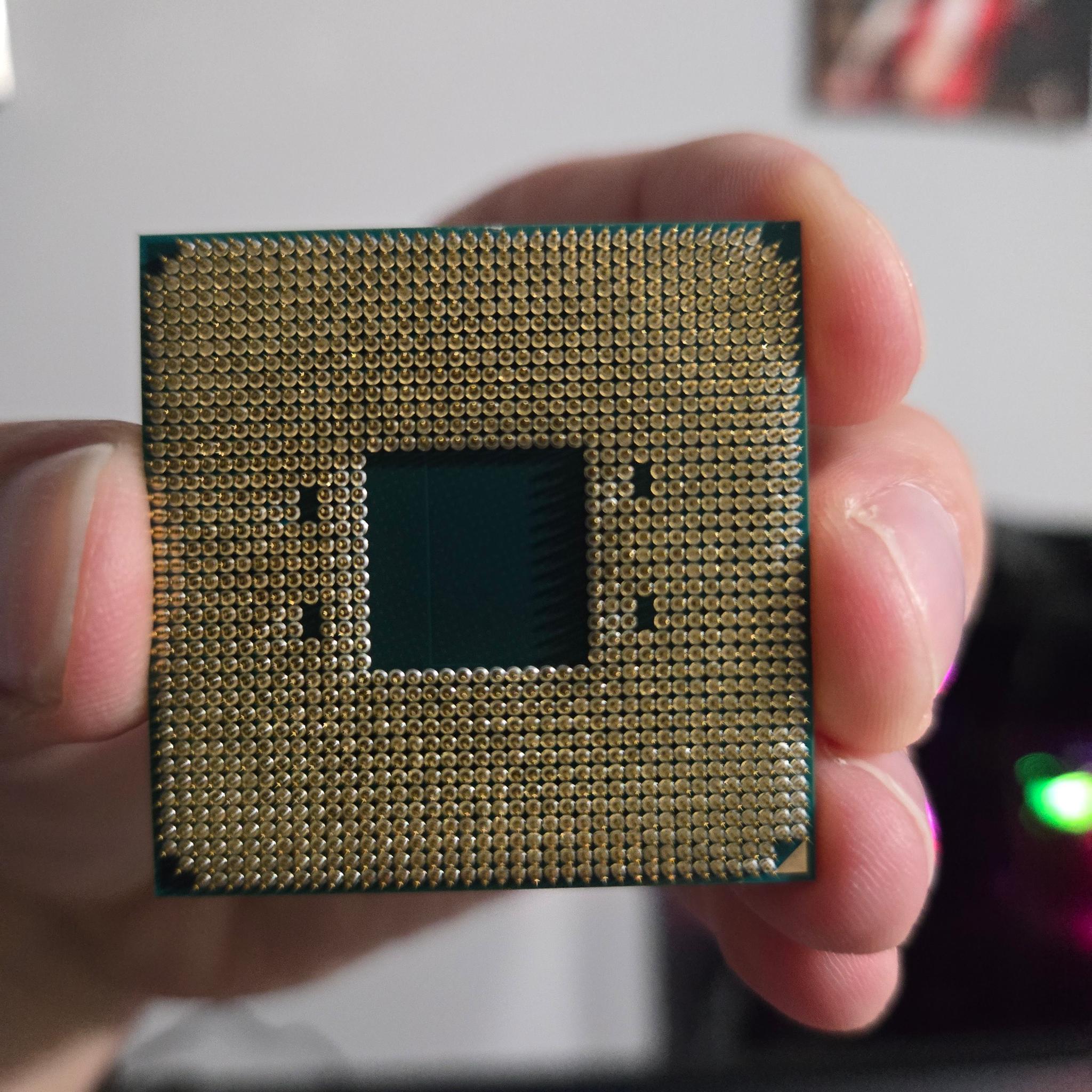 AMD Ryzen 7 3700X