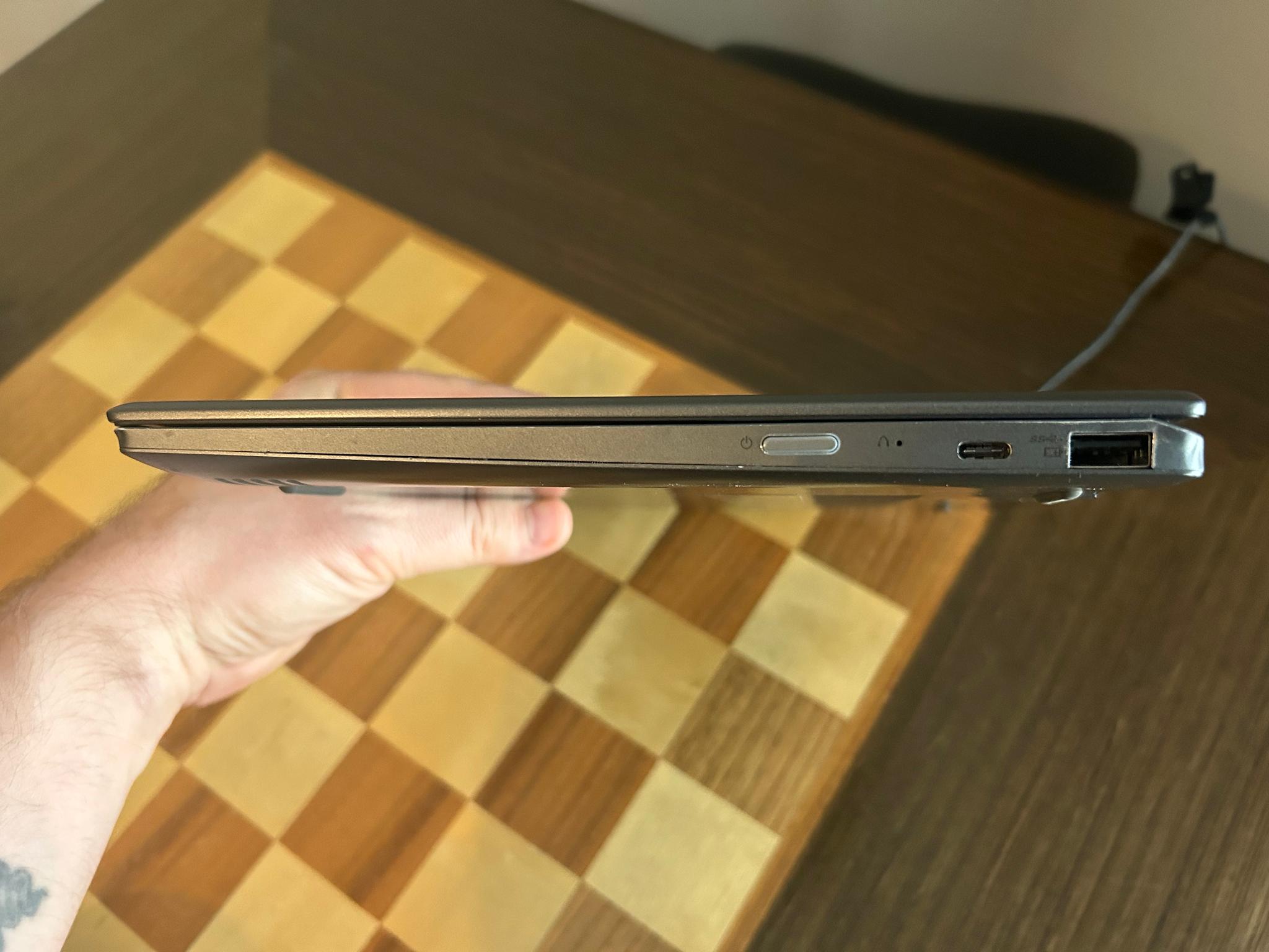 Lenovo Yoga 720-12IKB | 12.5" 1080p | 7th Gen Core i5 | 128GB SSD | 8GB Ram