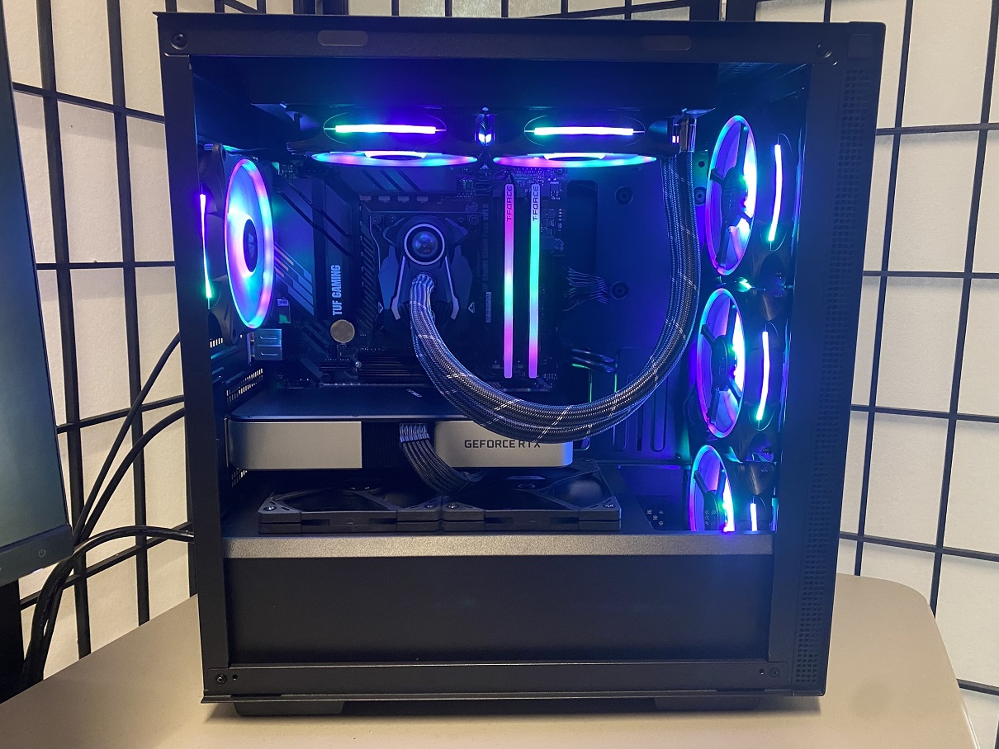 nVidia RTX 3060 TI, Ryzen 5 5600x, 32GB DDR4 3600MHz, 2 x Crucial 1TB NVMe, 650W Gold, WiFi/BT
