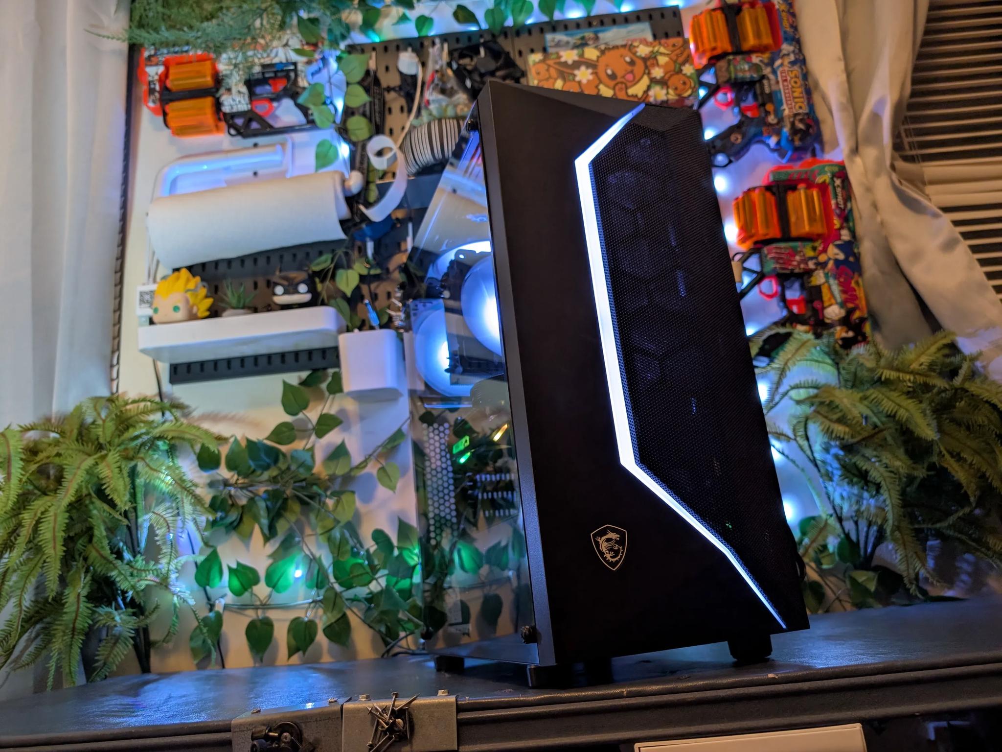 GTX 1660 Super / Ryzen 5 5500 / 16GB DDR4 3600MHz / 1TB NVMe / WiFi / RGB