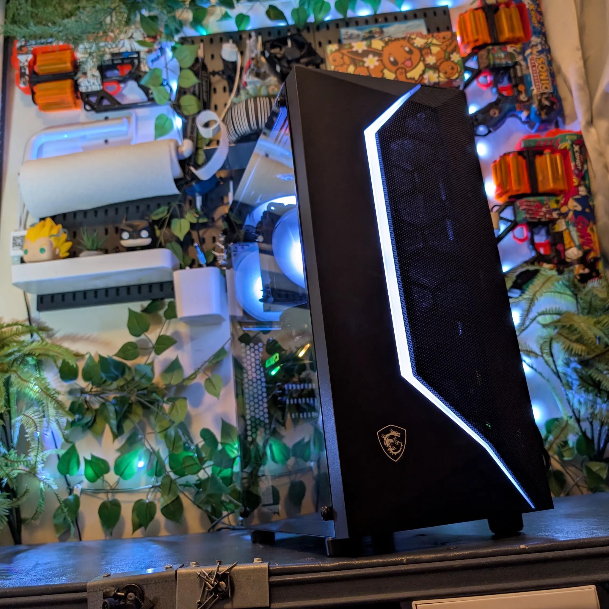 GTX 1660 Super / Ryzen 5 5500 / 16GB DDR4 3600MHz / 1TB NVMe / WiFi / RGB