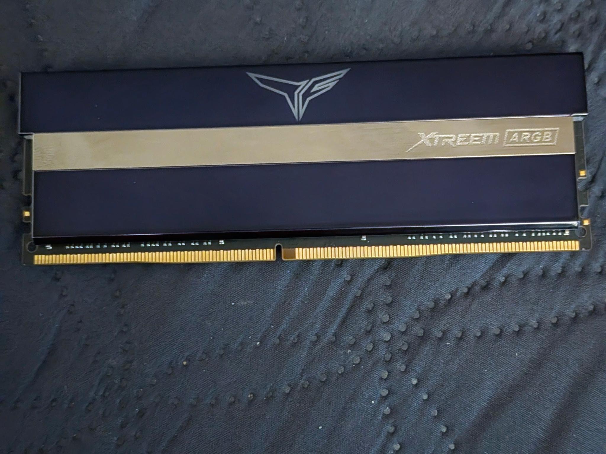 TEAMGROUP T-Force Xtreem ARGB 32GB DDR4-4000 (2x16GB) - Image 1