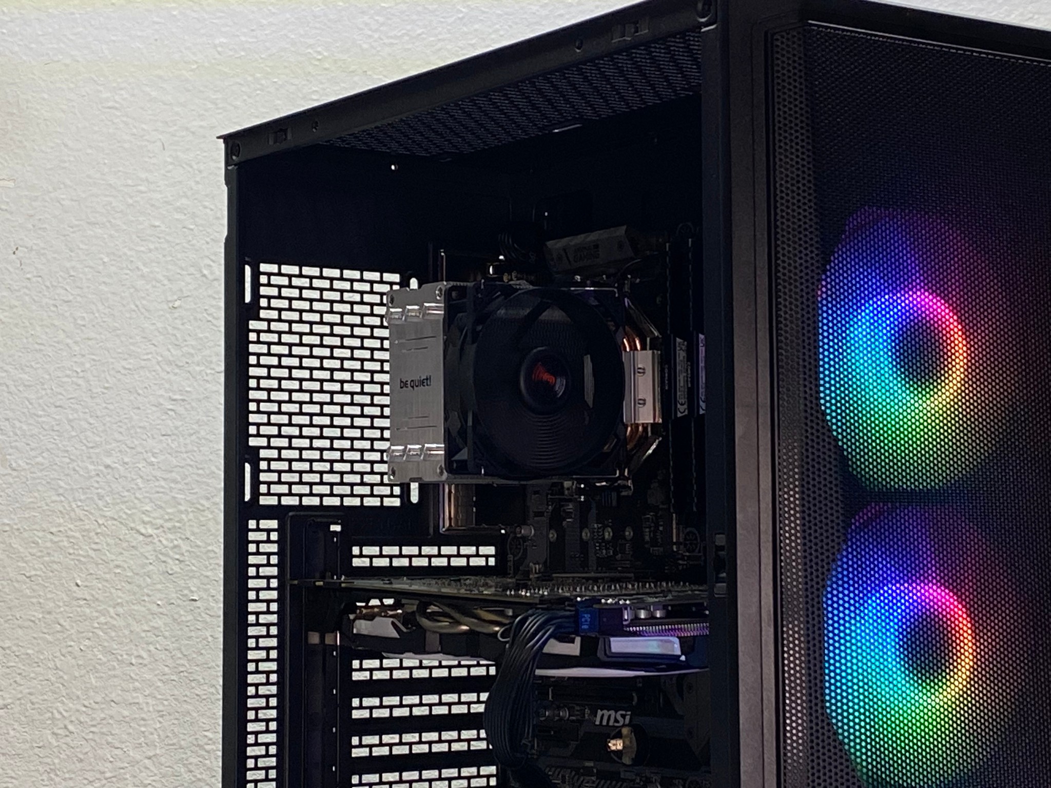 Mid-Tier Gaming PC | GTX 1080 | RYZEN 7 2700X | 32GB RAM |