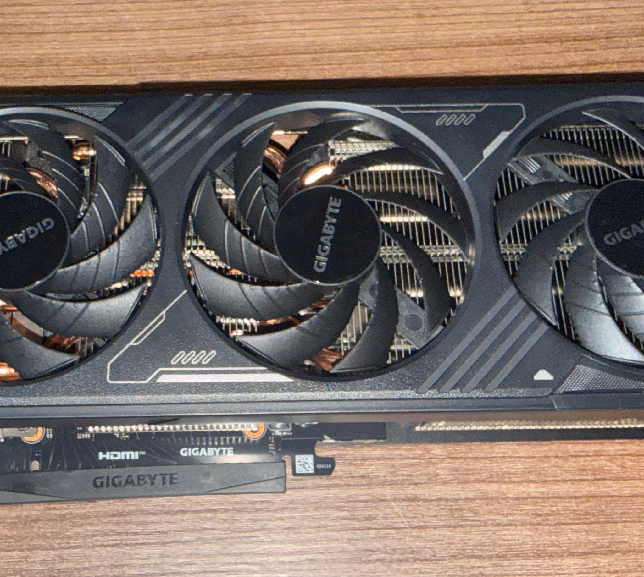 GIGABYTE GeForce RTX 5070 WINDFORCE OC SFF 12G