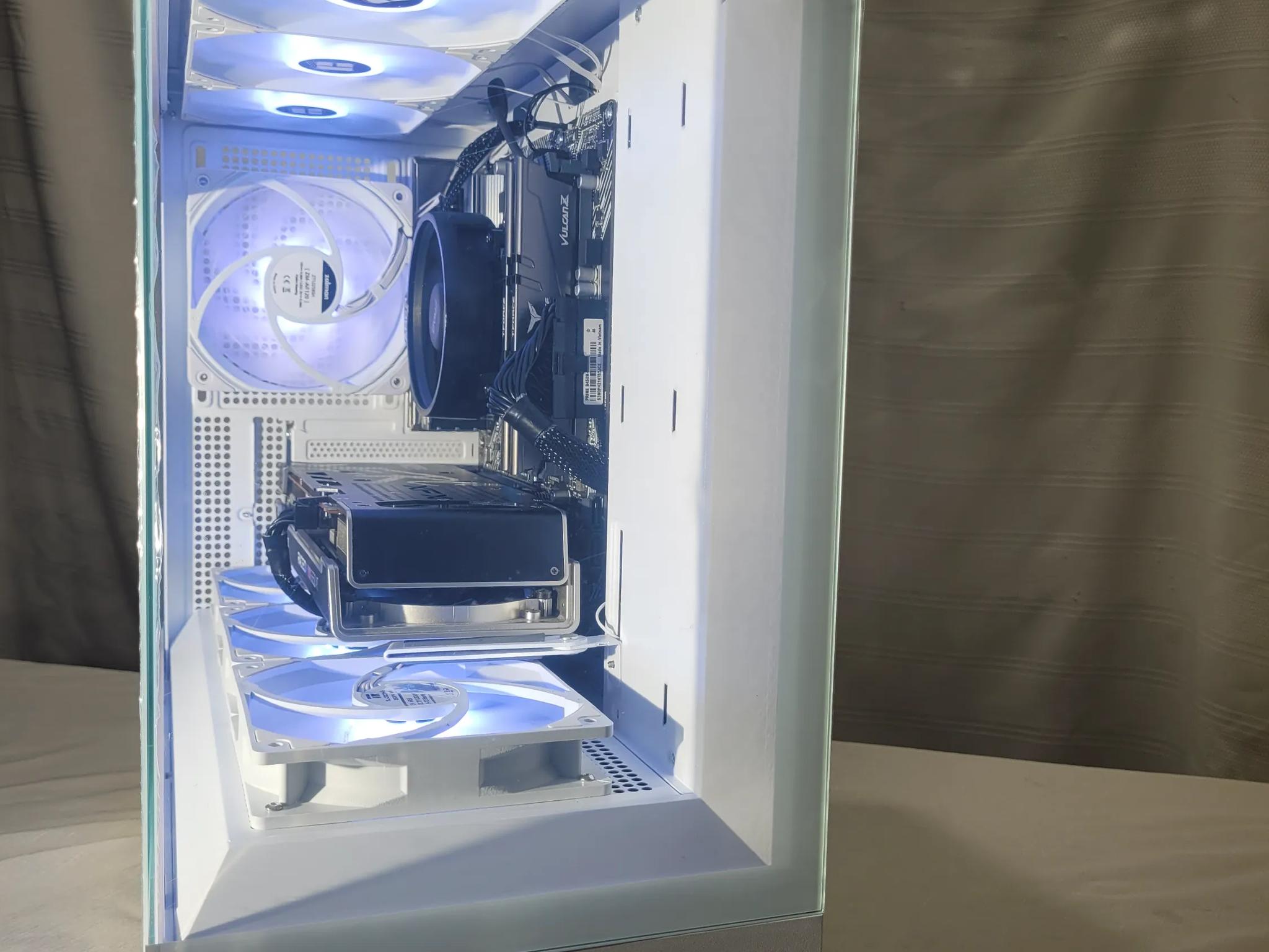 ⚪🕊️Best Value Gaming PC | RGB Gaming PC | Ryzen 5 5600x | RX 6650 XT | White Hawk |