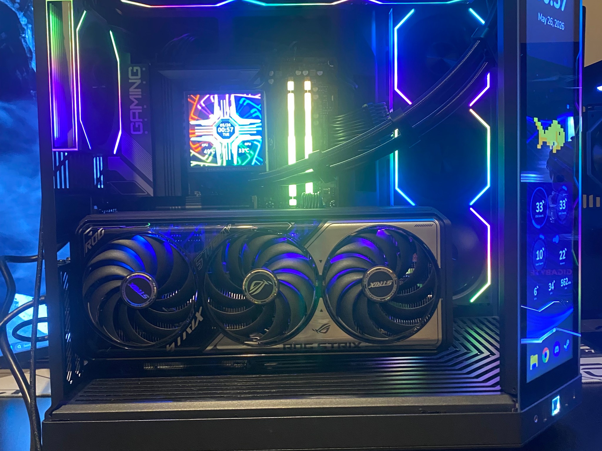HYTE Y70 TOUCH | RYZEN 7 7800X3D | ROG RTX 5070 | 32GB DDR5 | 1TB