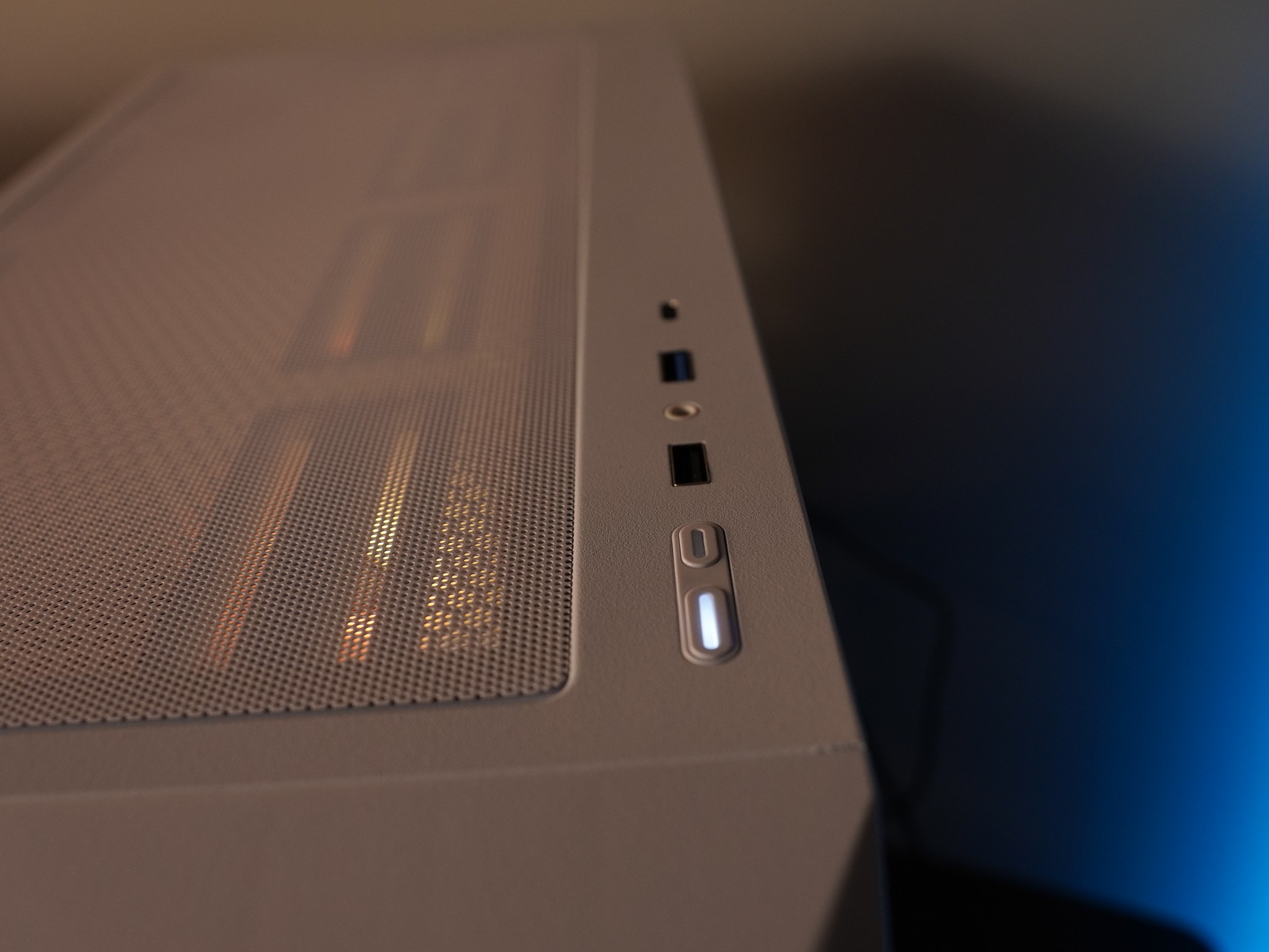 🤍ARCTIC🤍 1440p/1080p GAMING MACHINE 💚RTX 4060 🧡 Ryzen 5 3600 | 16GB | WIFI | WIN 11
