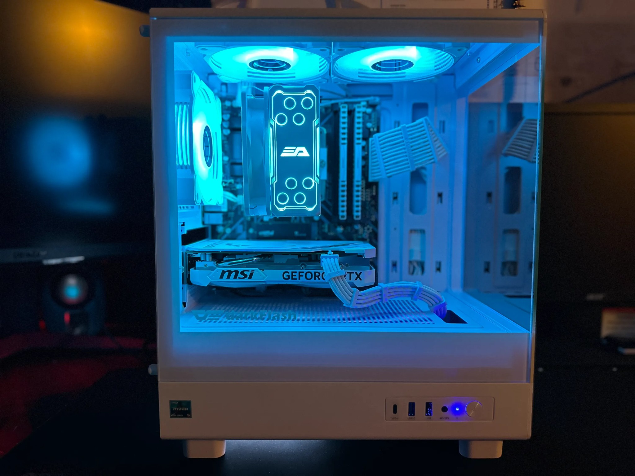 🔥WHITE-OUT🔥RYZEN 5 5600x MSI Ventus RTX 4060 OC Edition 32gb Ram 1TB M.2 SSD🔥 650w Gold R PSU🔥